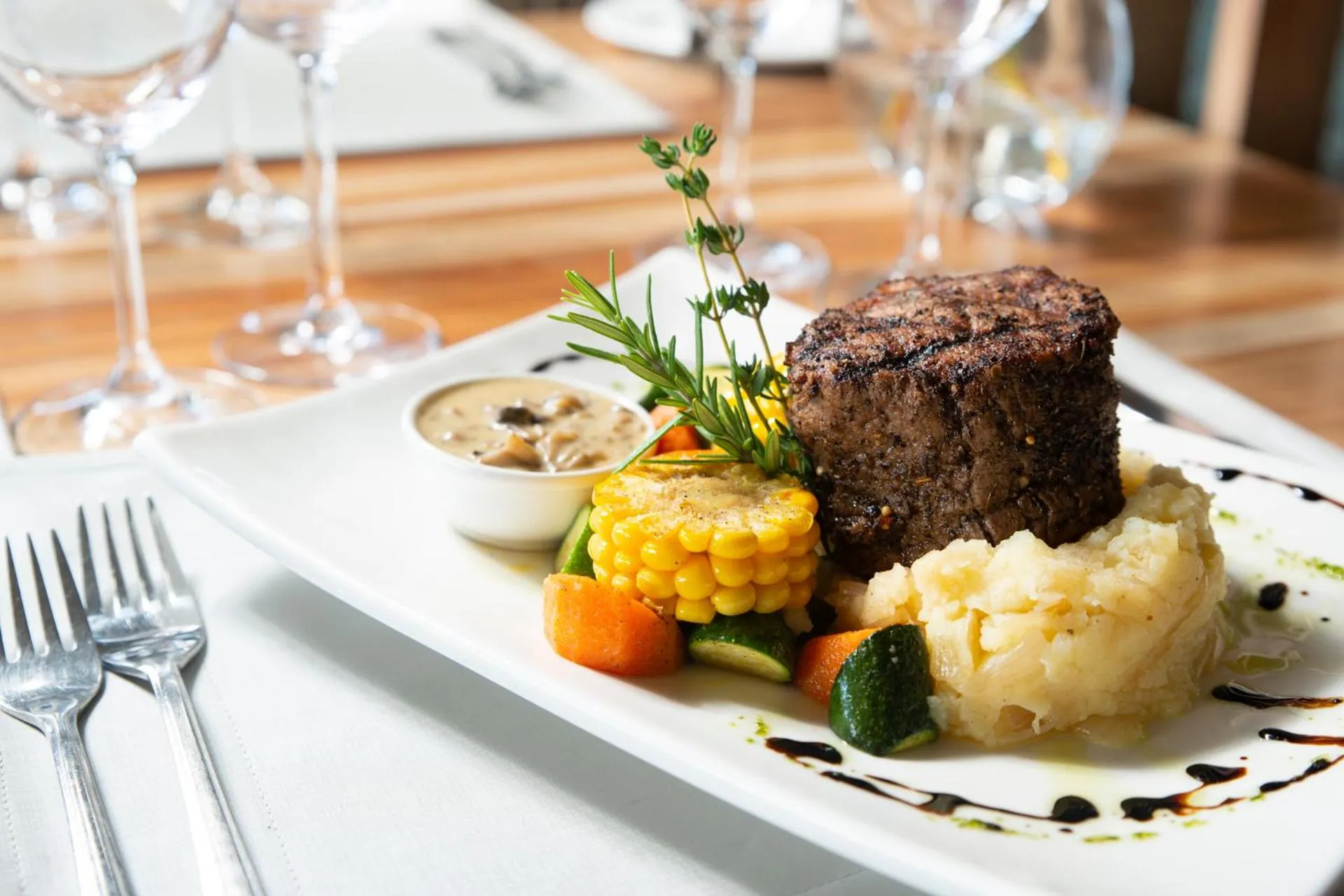 Food and drinks in Simola Hotel, Country Club & Spa