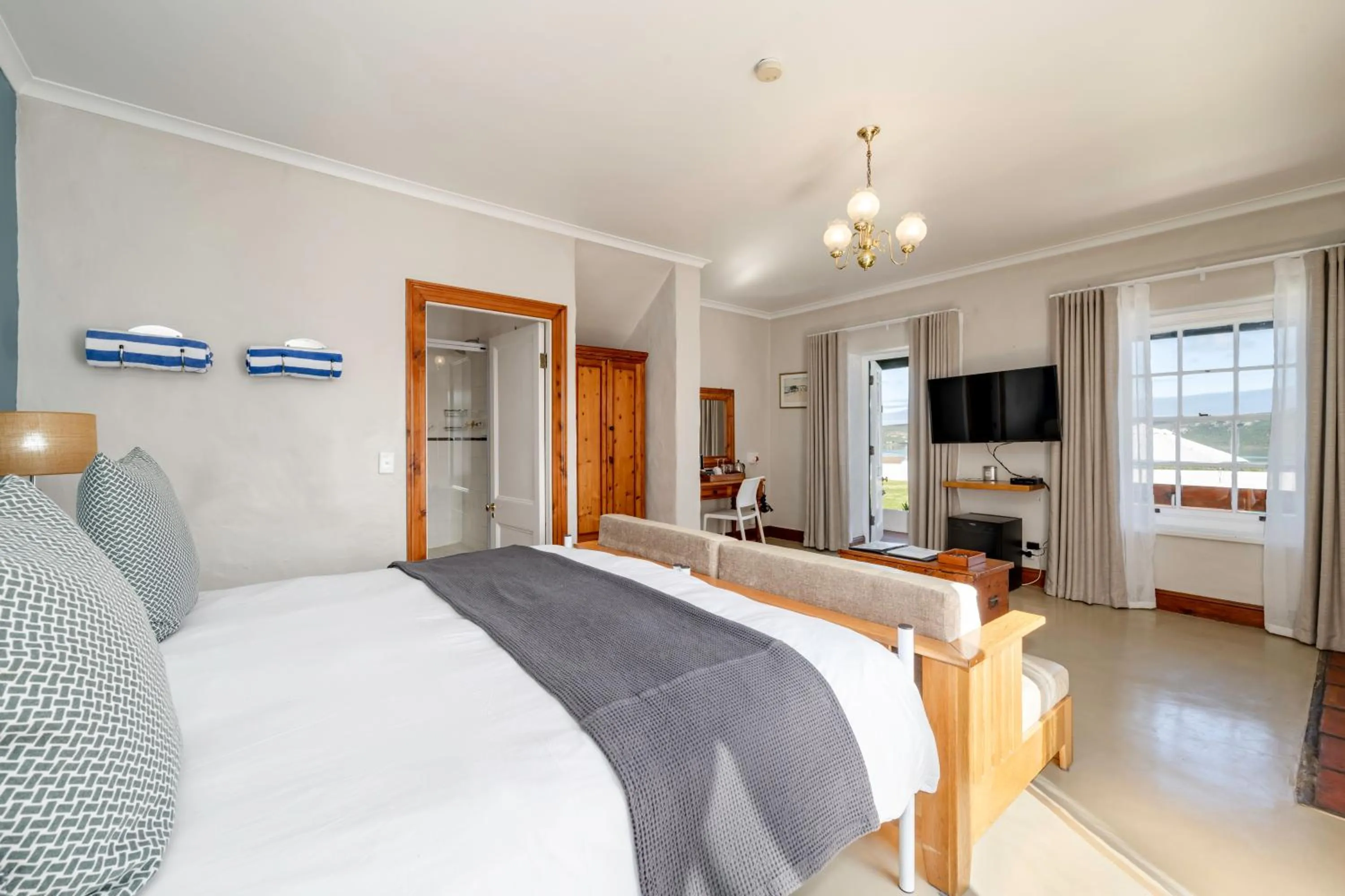 Bedroom, Bed in The Farmhouse Hotel