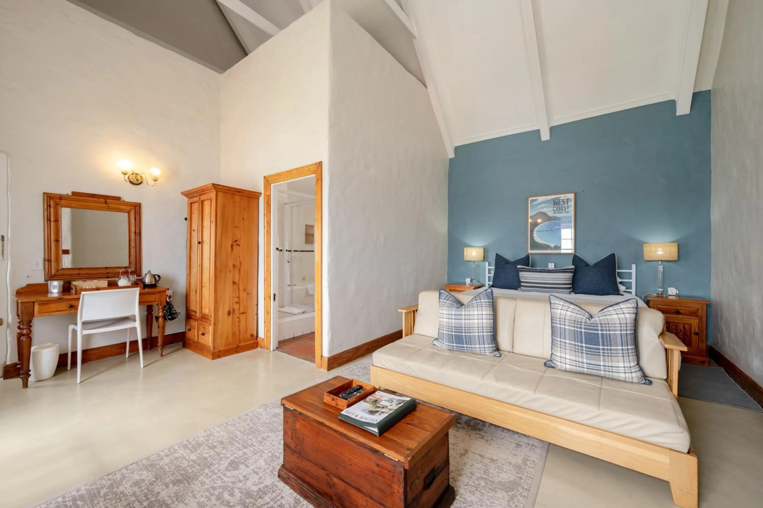 Photo of the whole room, Bed in The Farmhouse Hotel