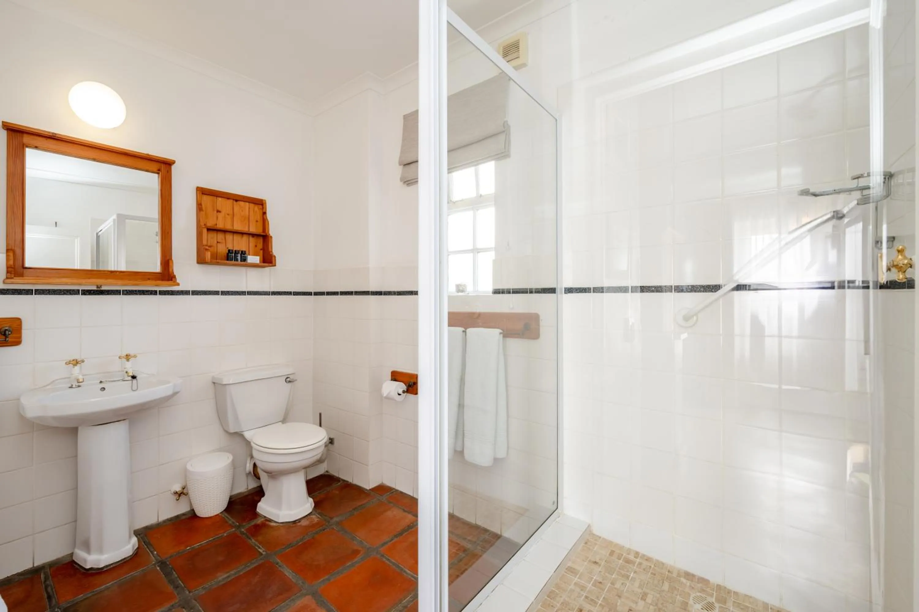 Shower in The Farmhouse Hotel