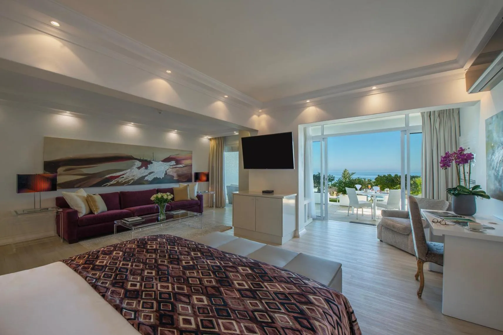 Bed in The Clarendon - Bantry Bay