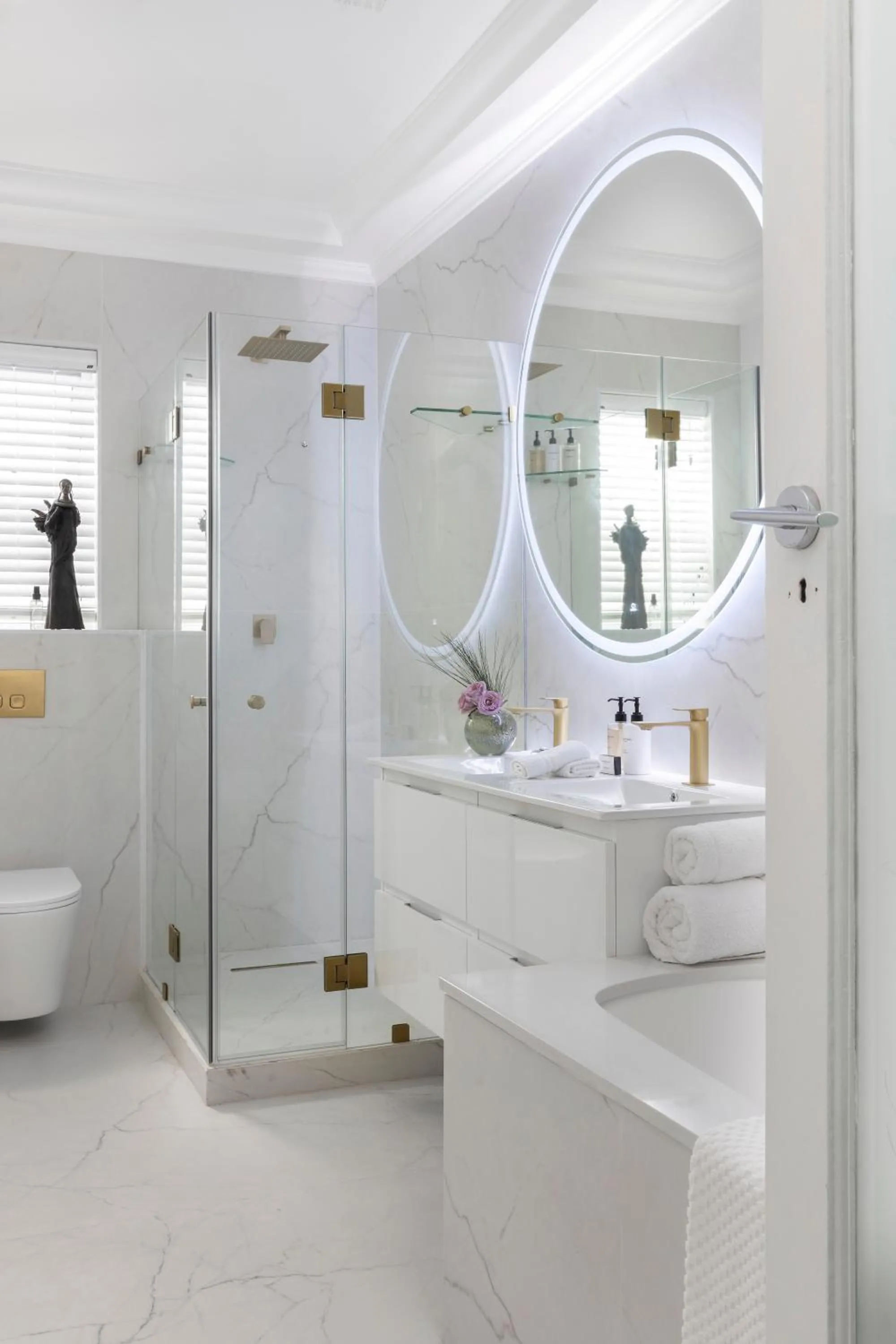 Bathroom in The Clarendon - Bantry Bay