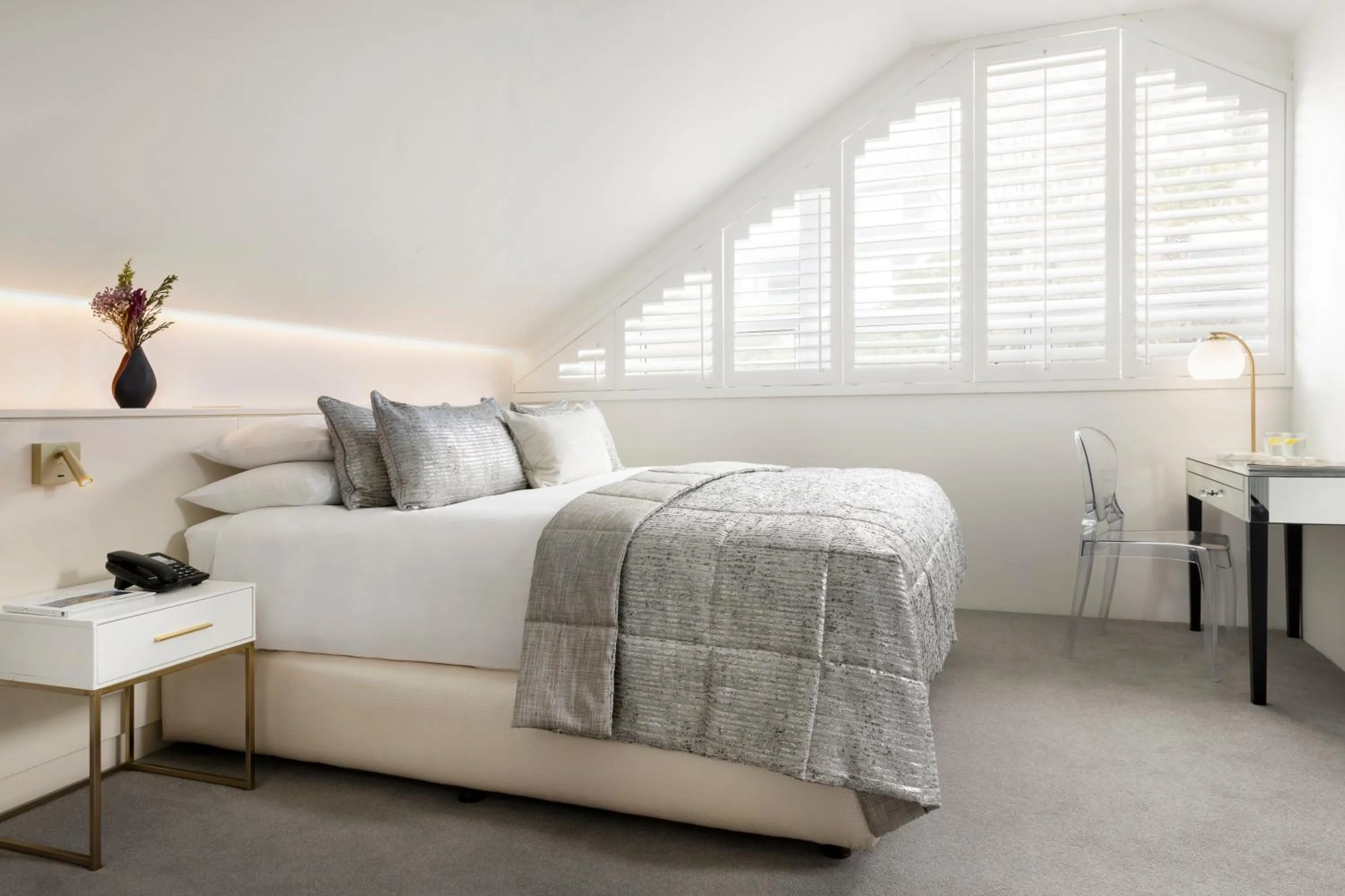 Bed in The Clarendon - Bantry Bay