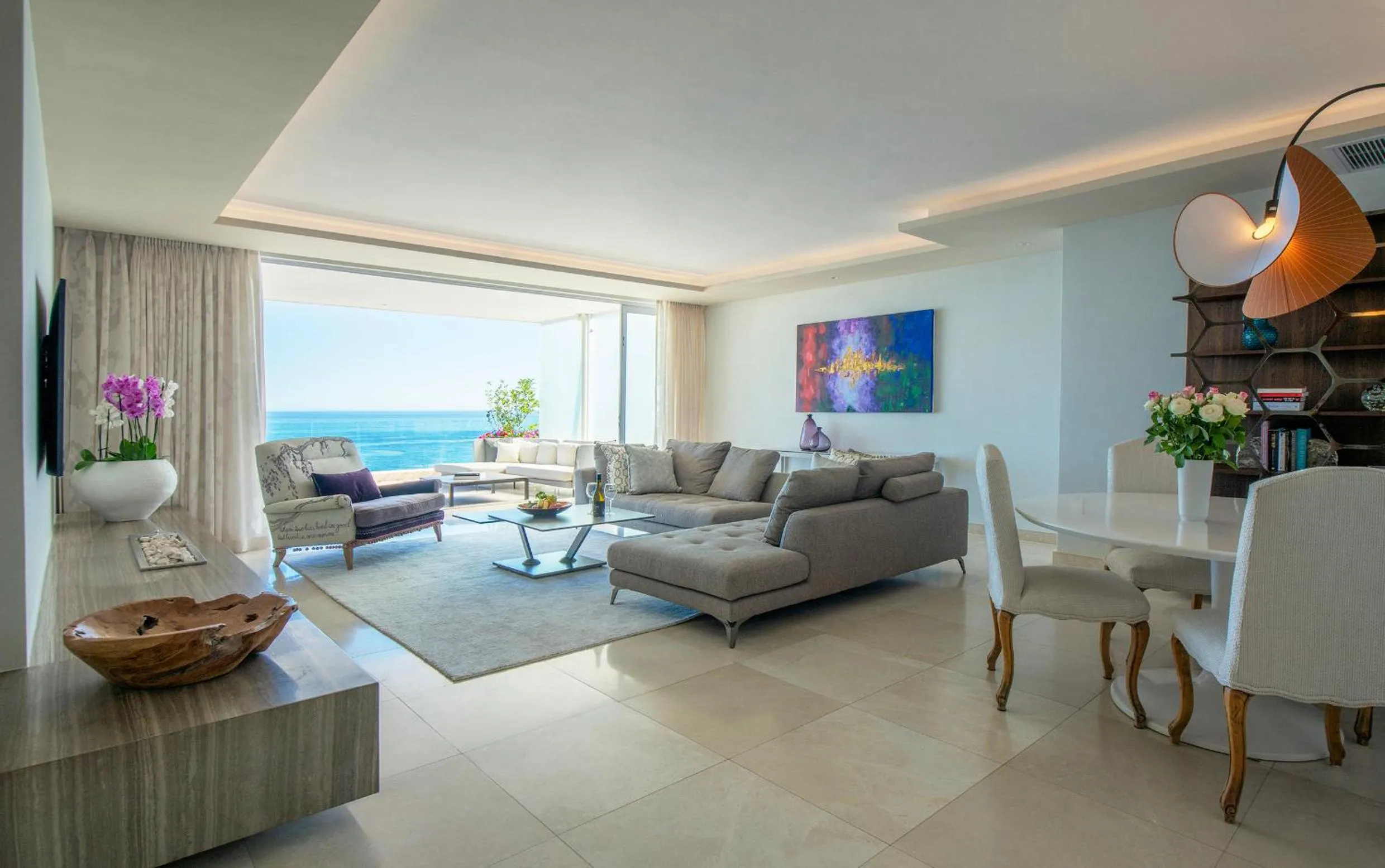 The Clarendon - Bantry Bay