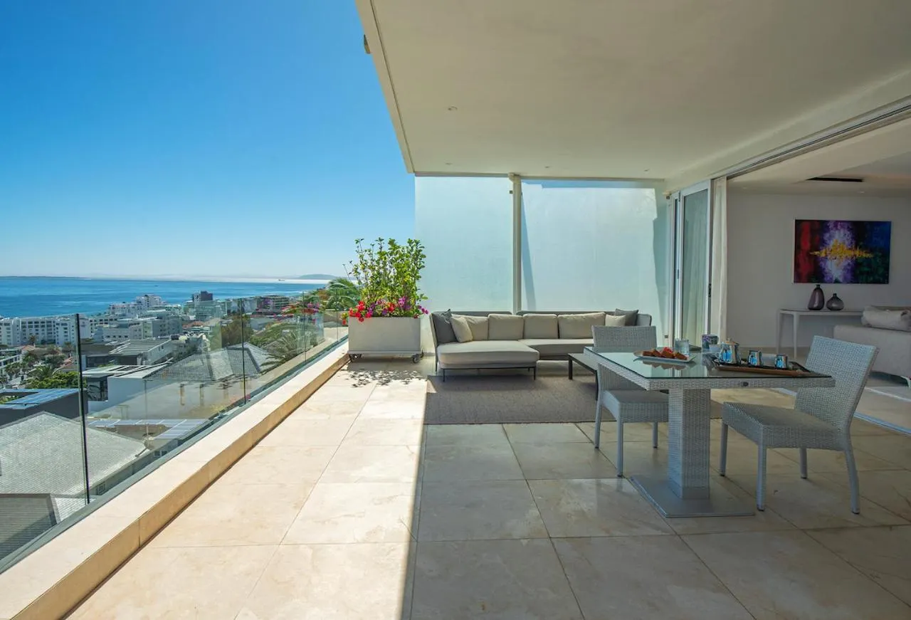 The Clarendon - Bantry Bay