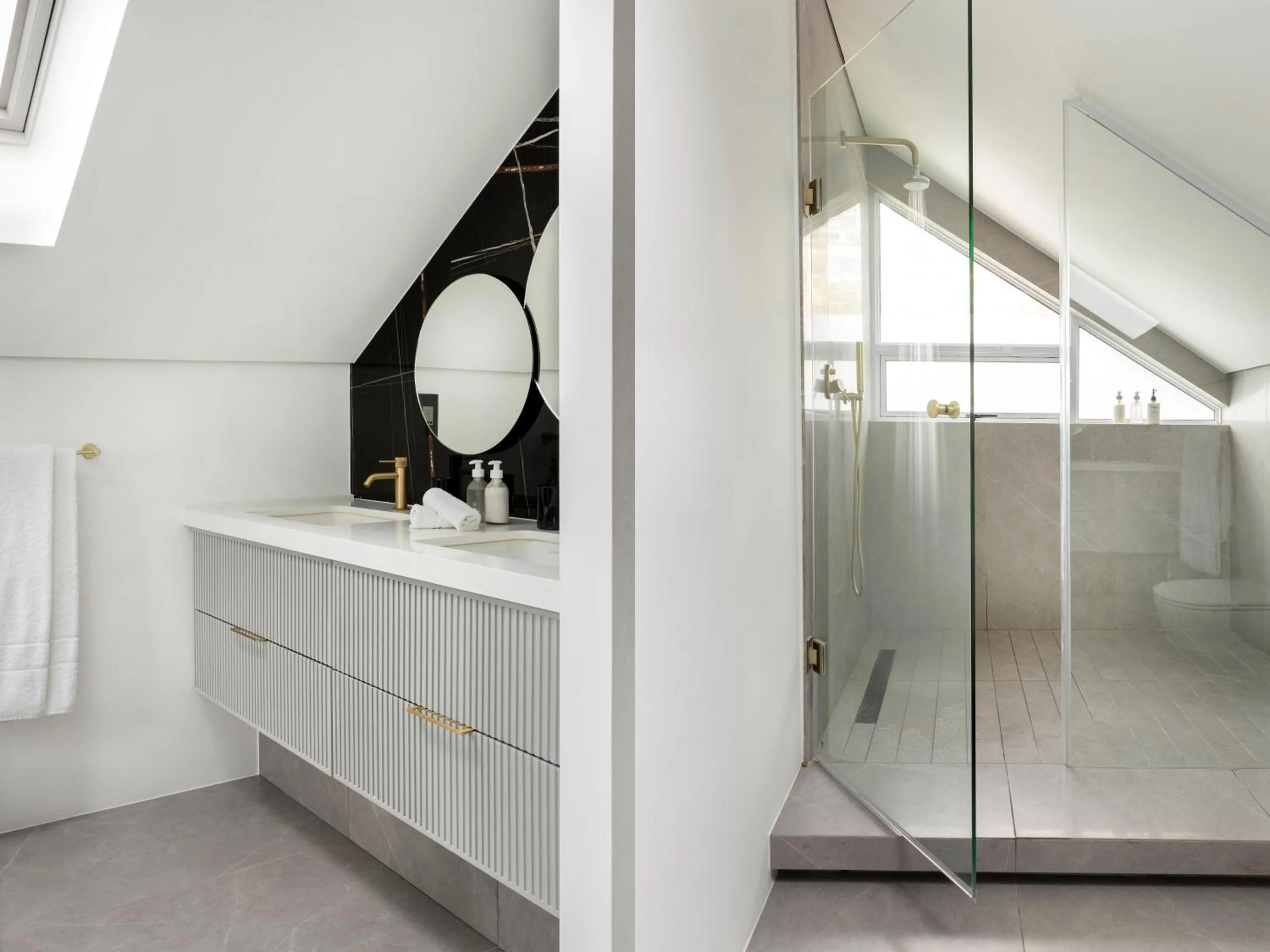 The Clarendon - Bantry Bay