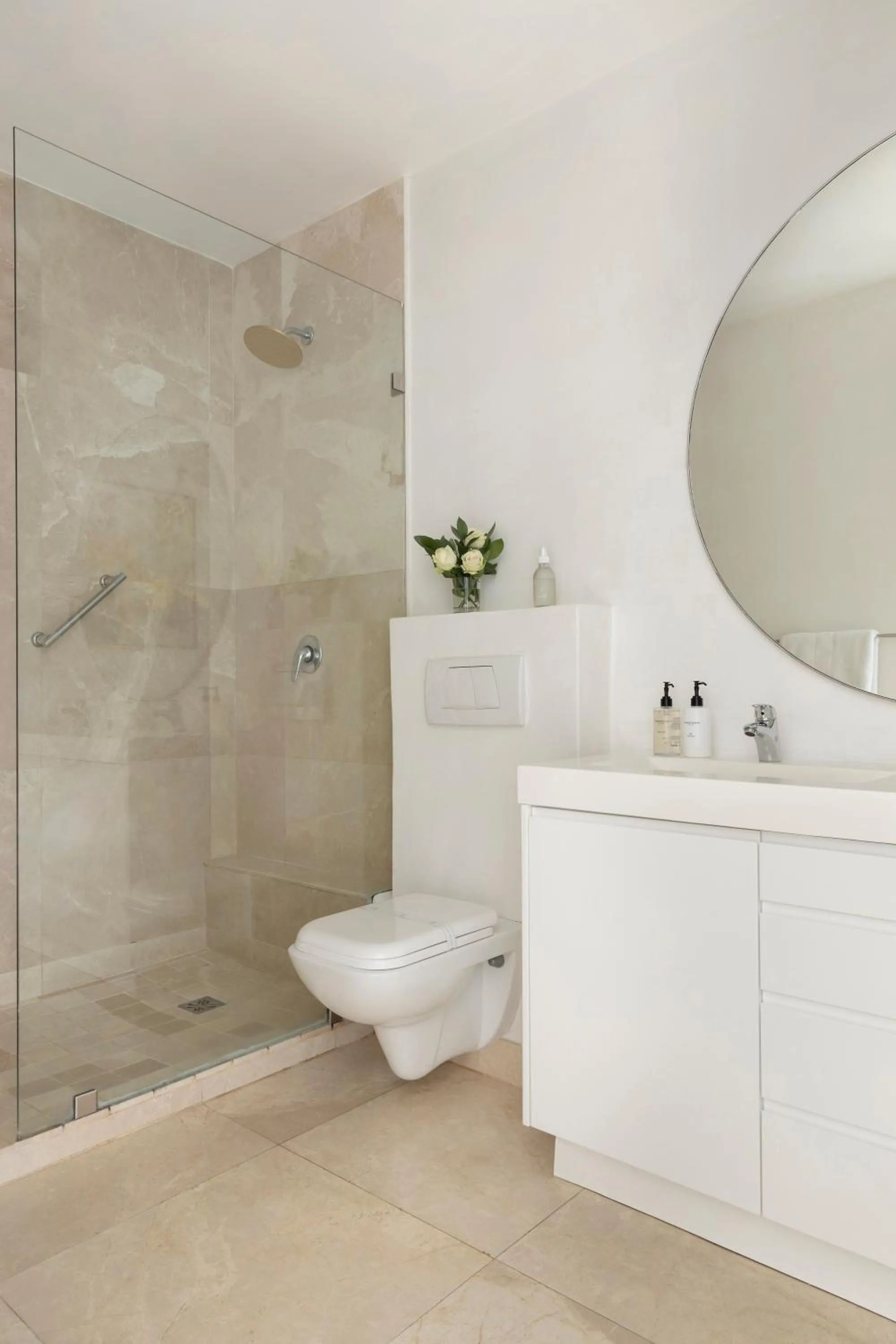 The Clarendon - Bantry Bay