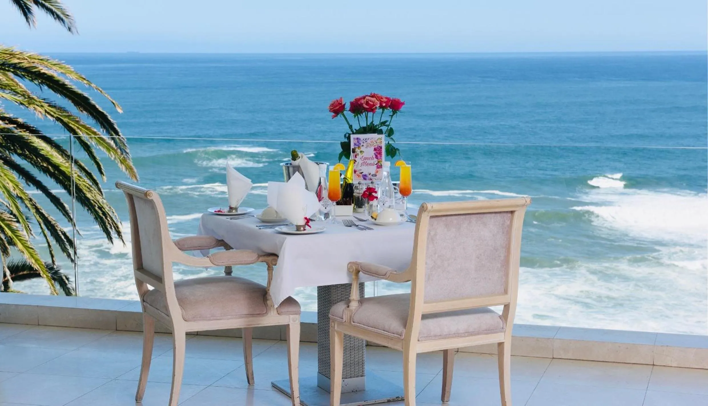 Food and drinks in The Clarendon - Bantry Bay