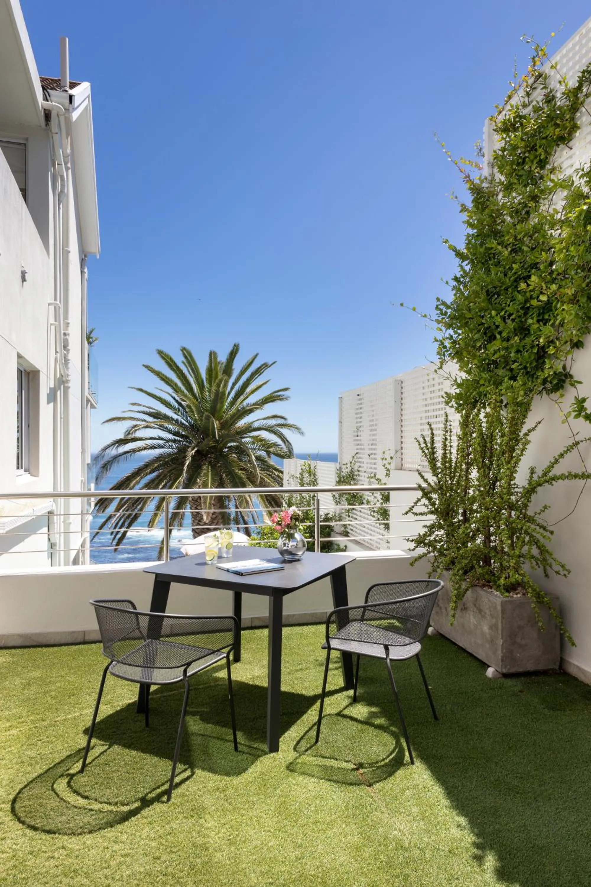 The Clarendon - Bantry Bay