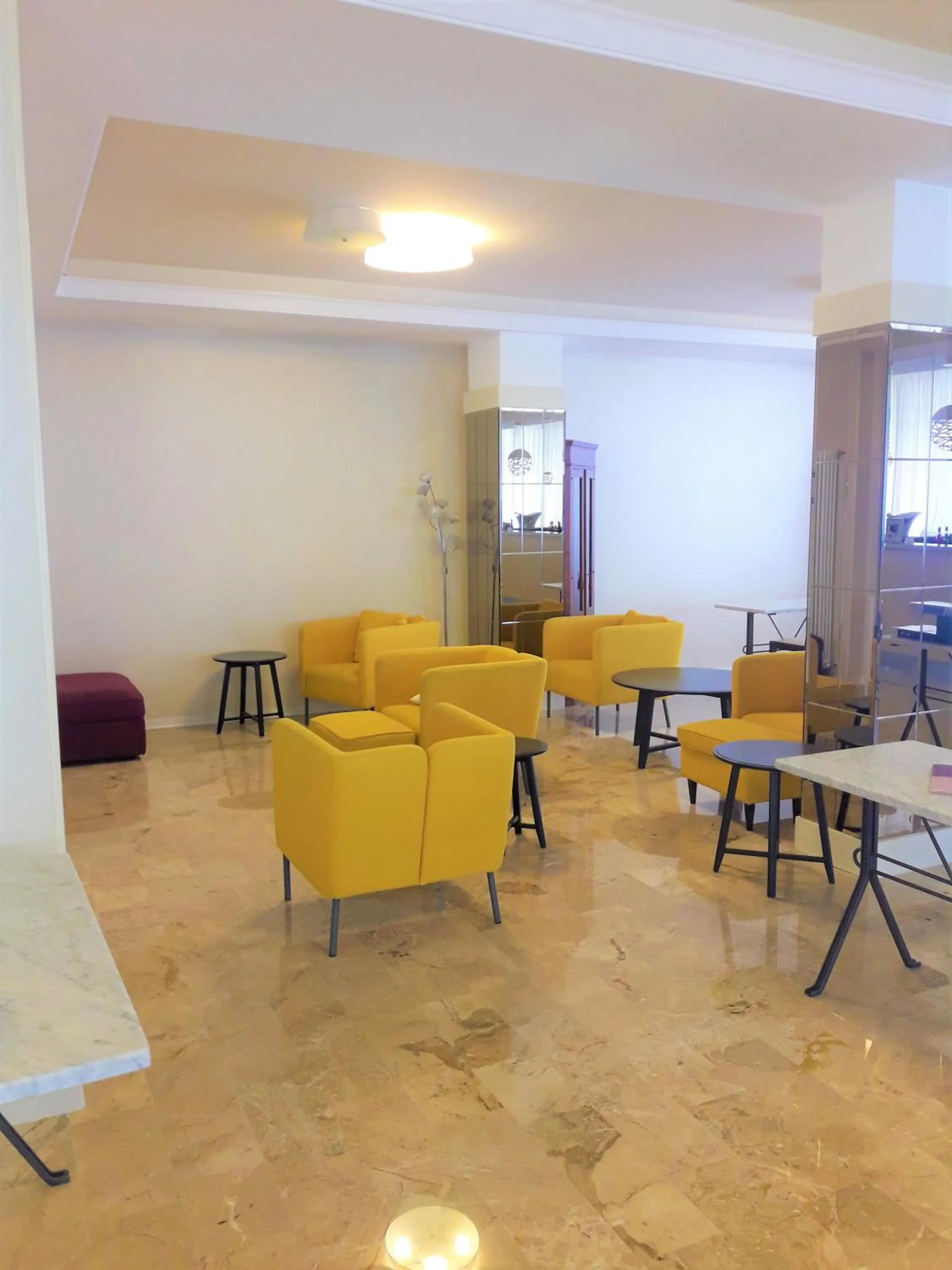 Communal lounge/ TV room in Hotel Lem-Casadei