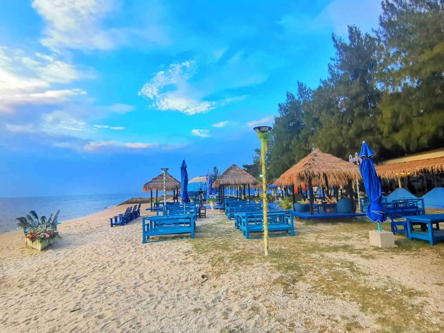 Food and drinks in Beach Walk Boutique Resort