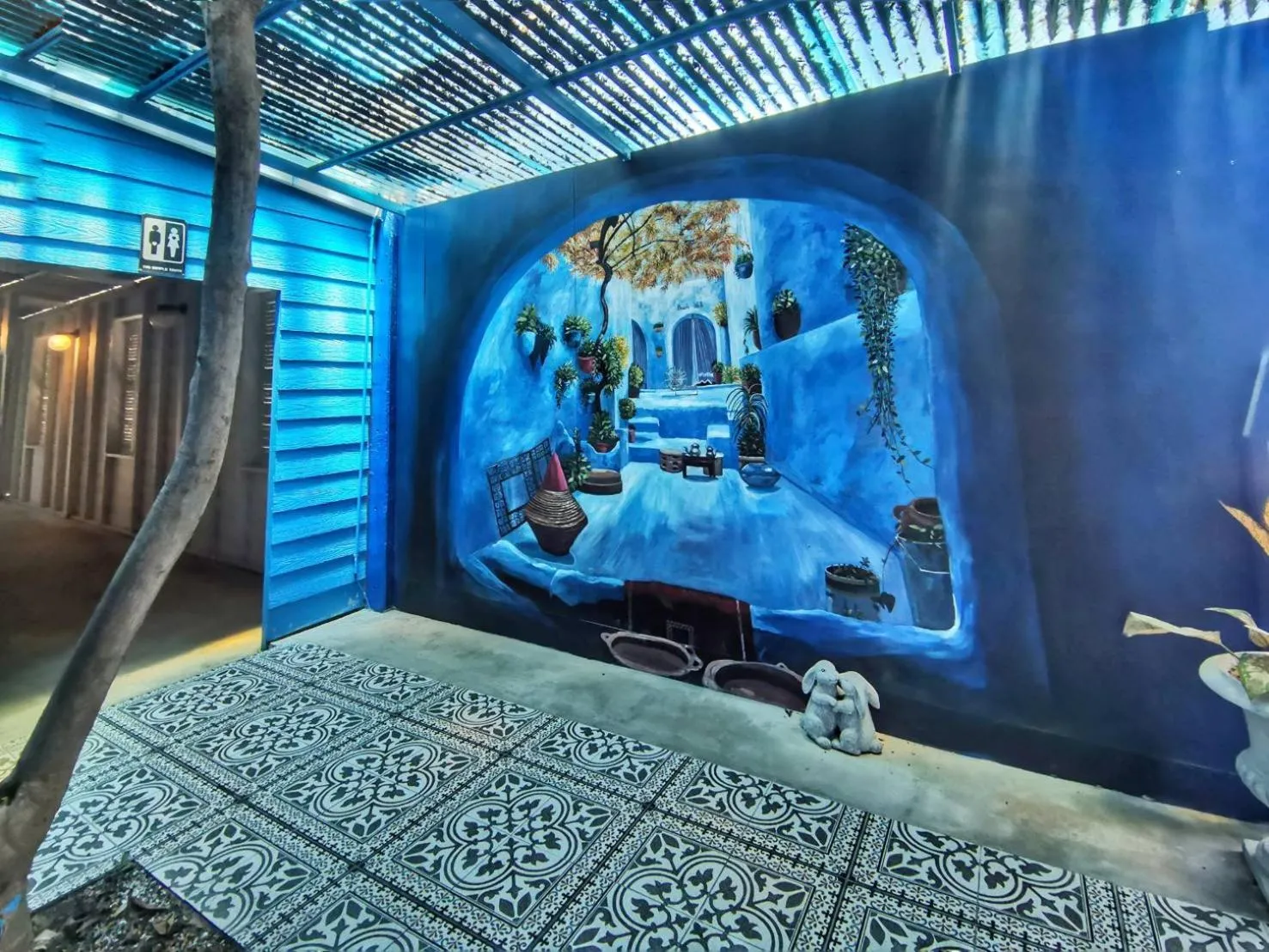 Food and drinks in Beach Walk Boutique Resort