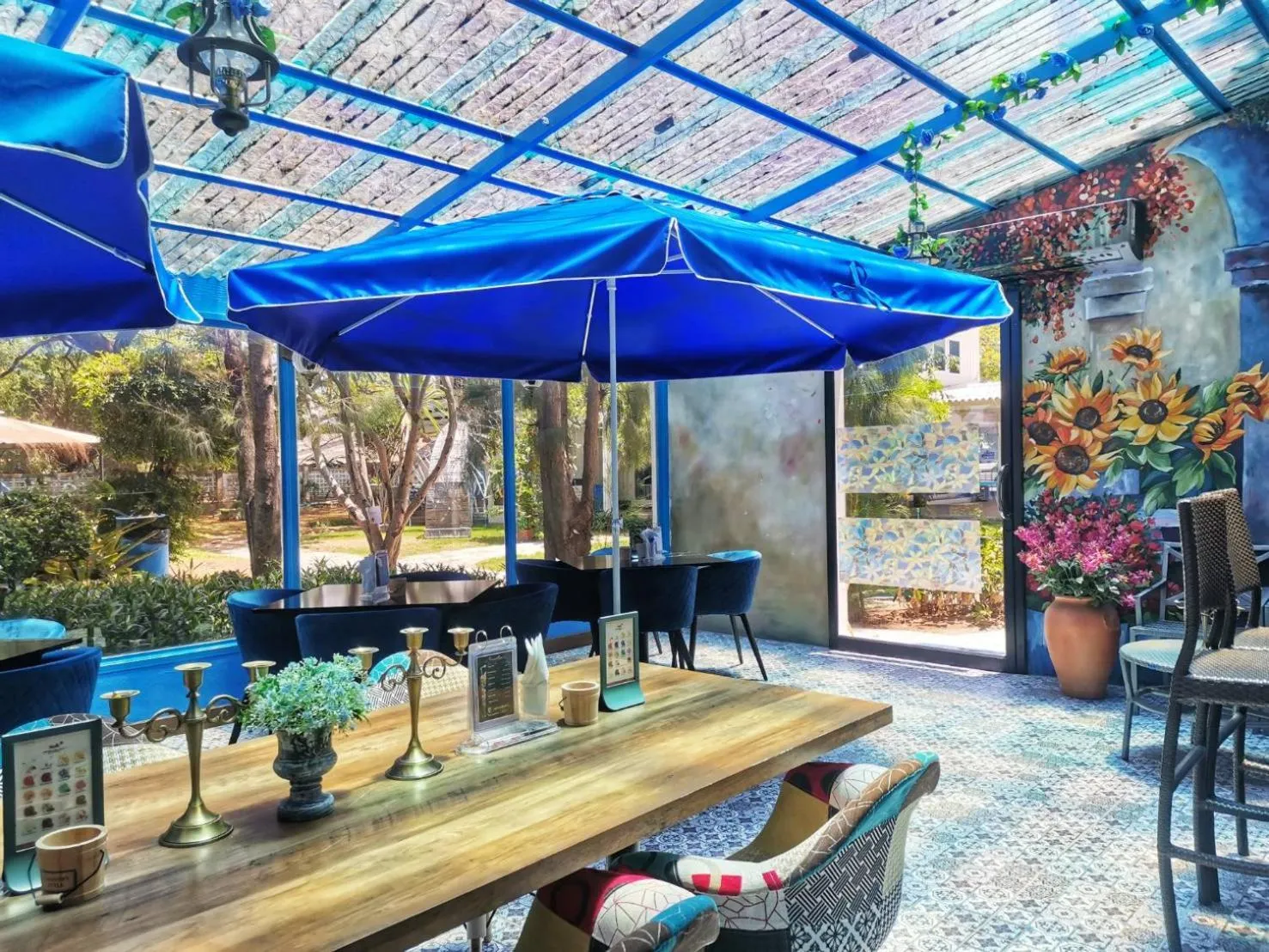 Food and drinks in Beach Walk Boutique Resort