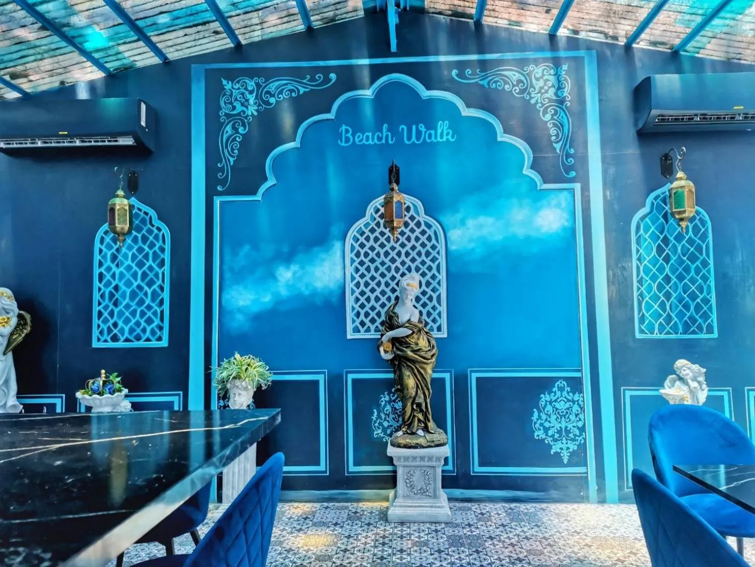 Food and drinks in Beach Walk Boutique Resort