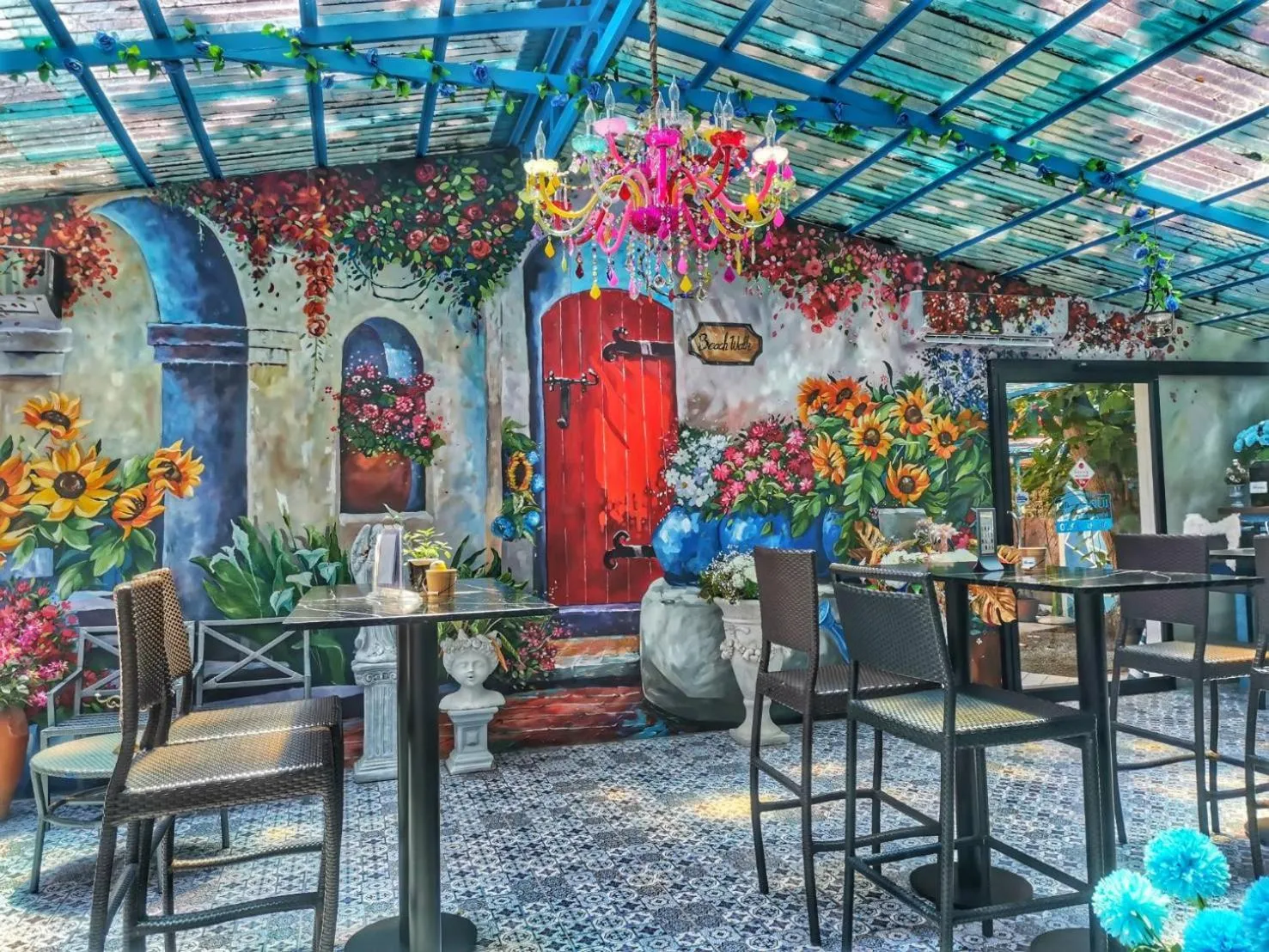 Food and drinks in Beach Walk Boutique Resort