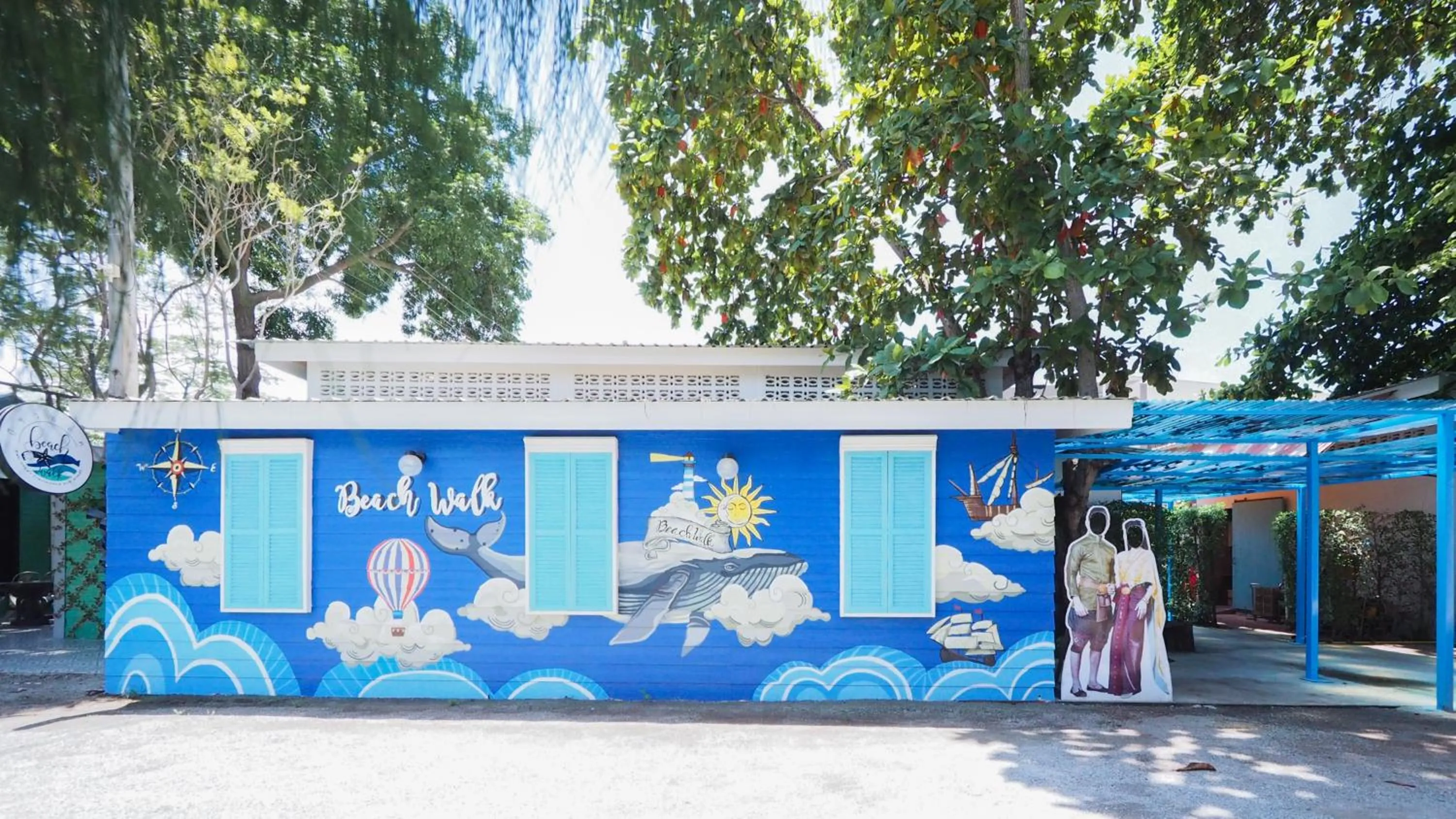 Food and drinks in Beach Walk Boutique Resort