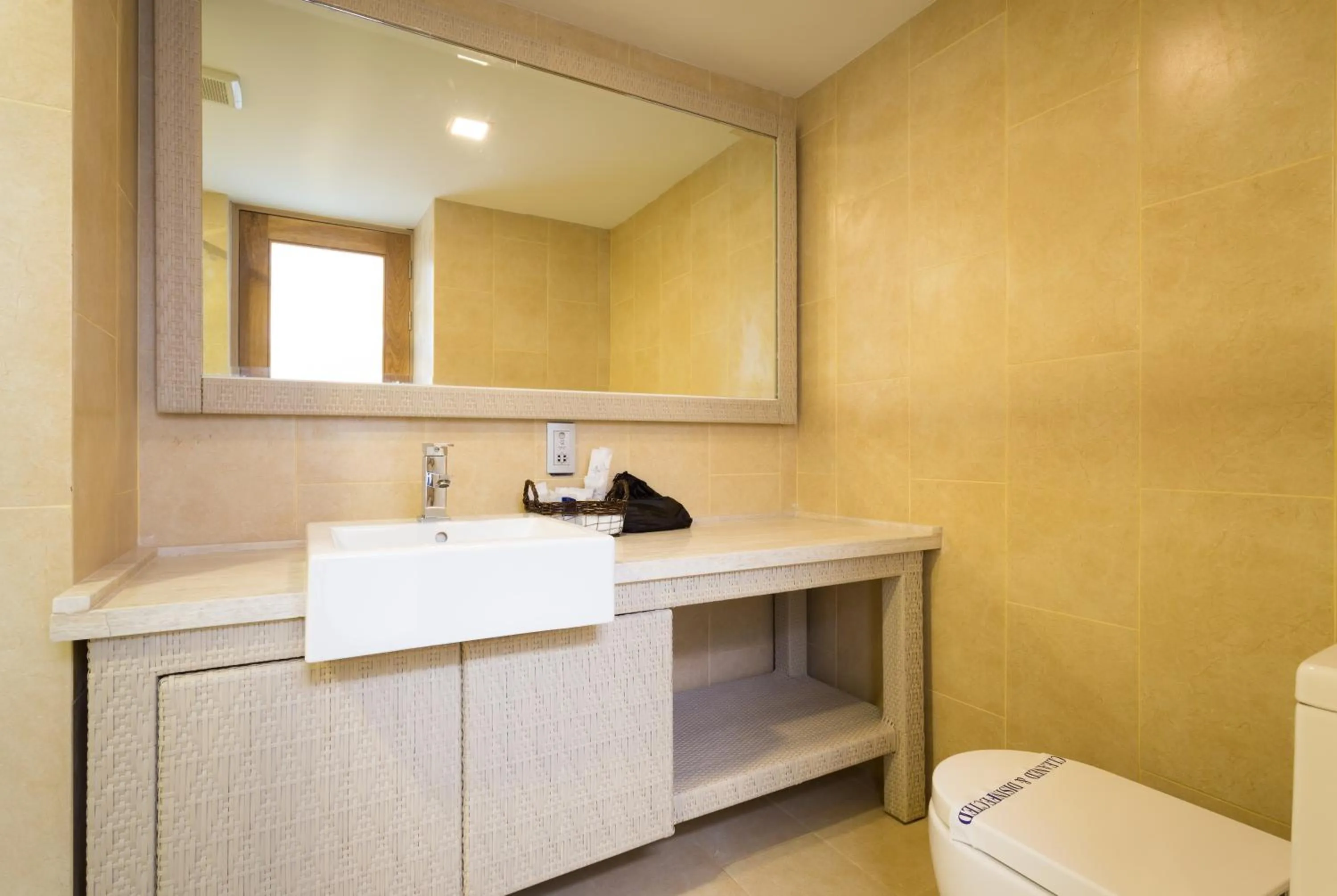 Bathroom in Beach Walk Boutique Resort