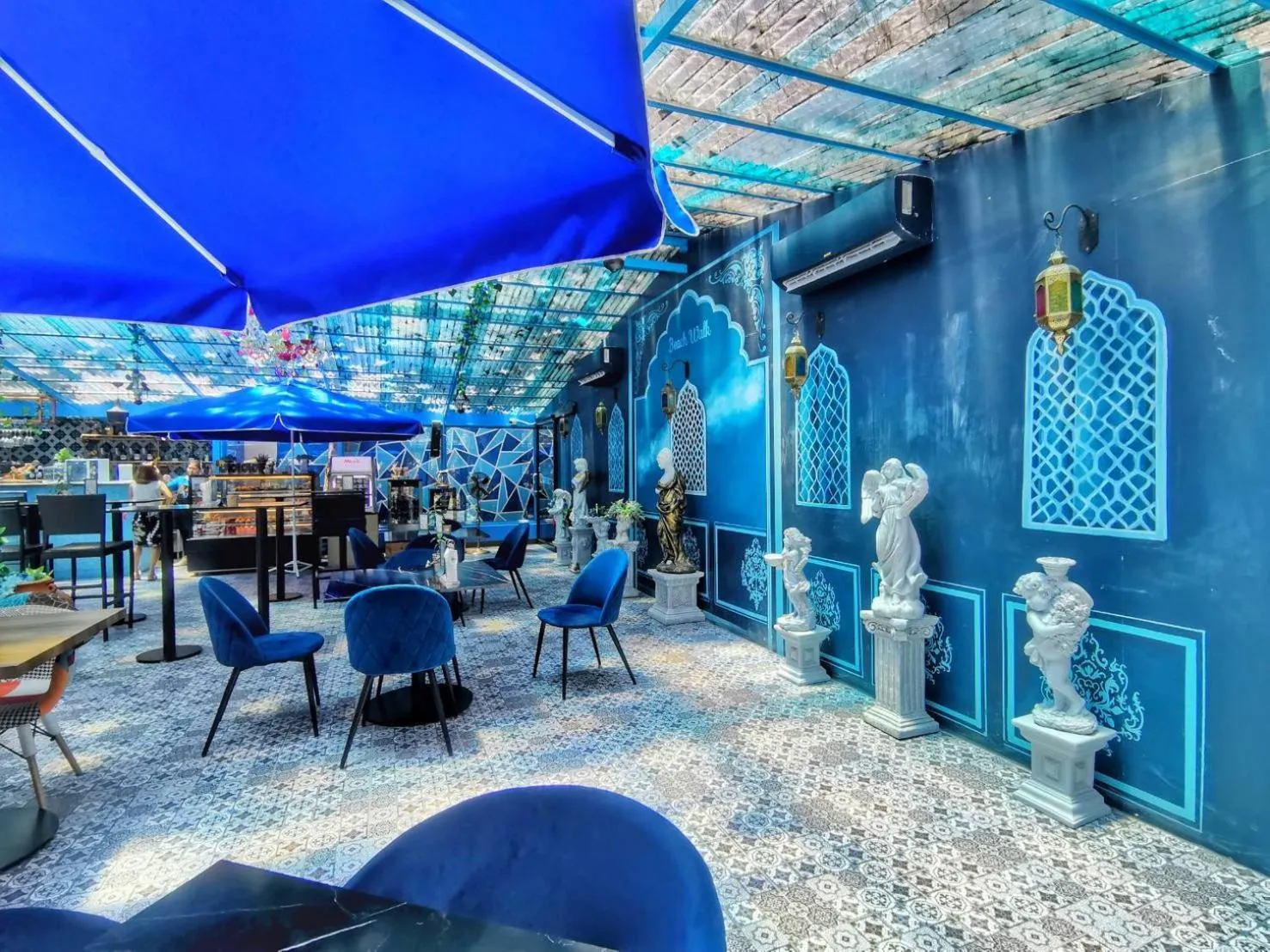 Food and drinks in Beach Walk Boutique Resort