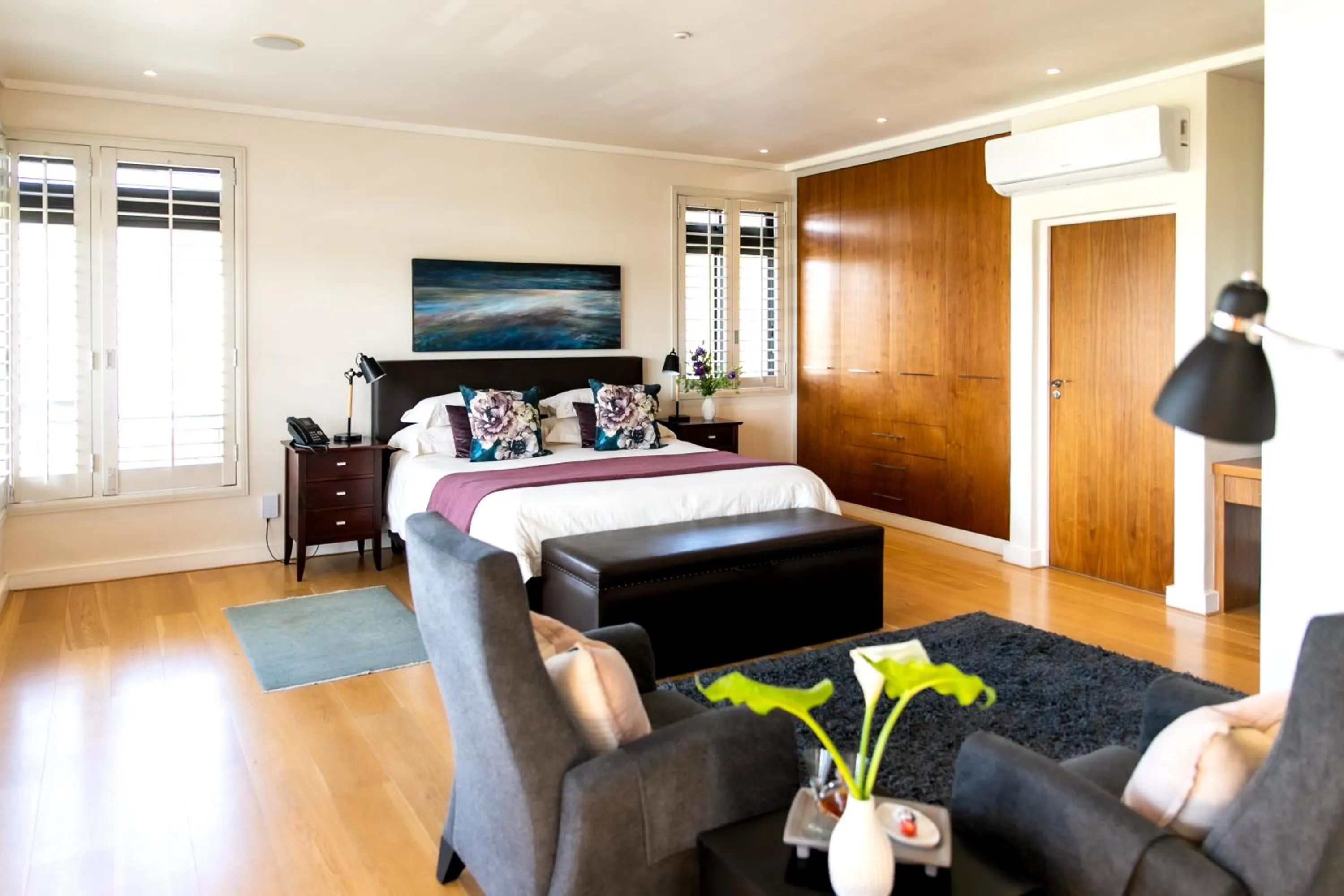 Bathroom, Bed in Selkirk House