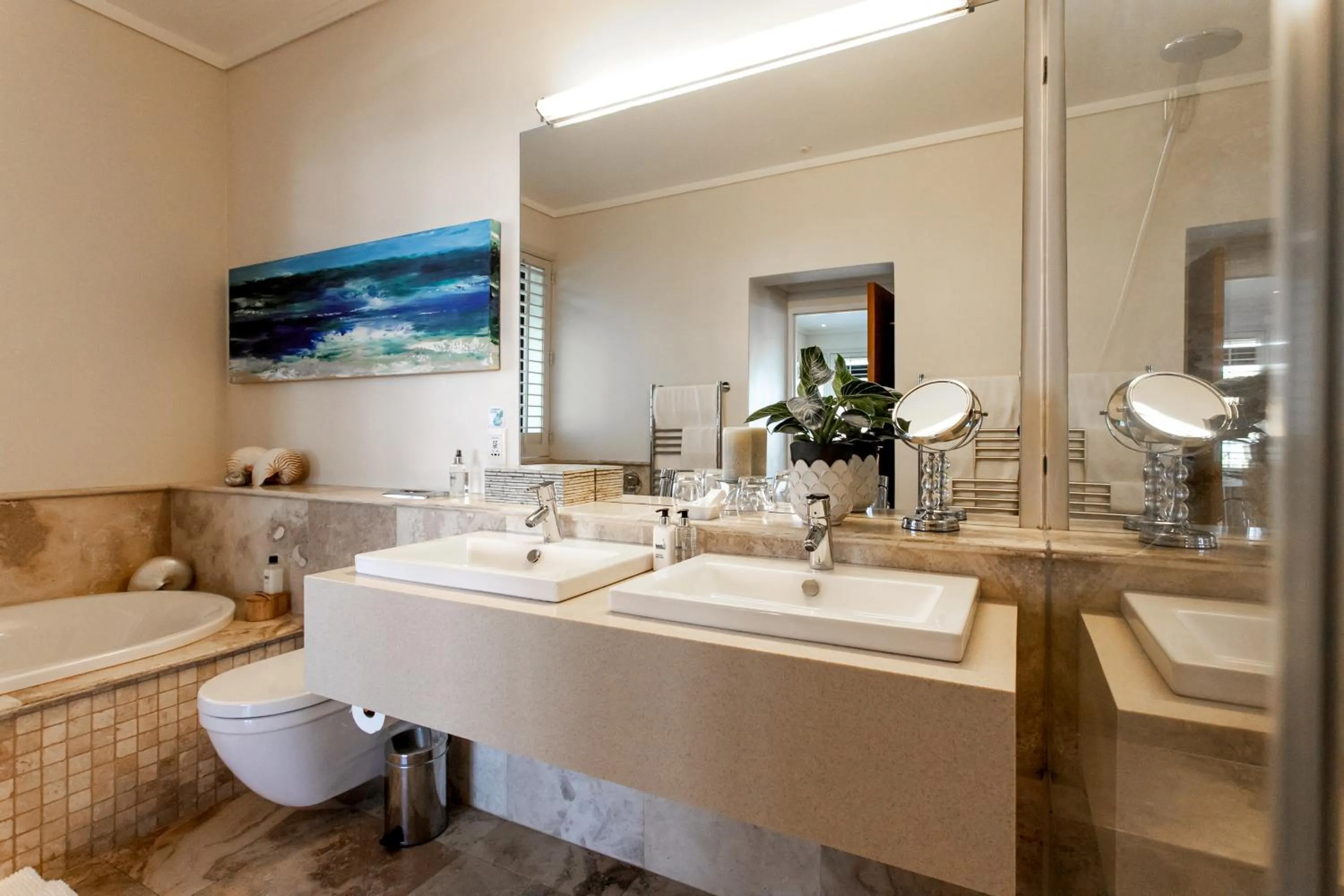 Bathroom in Selkirk House