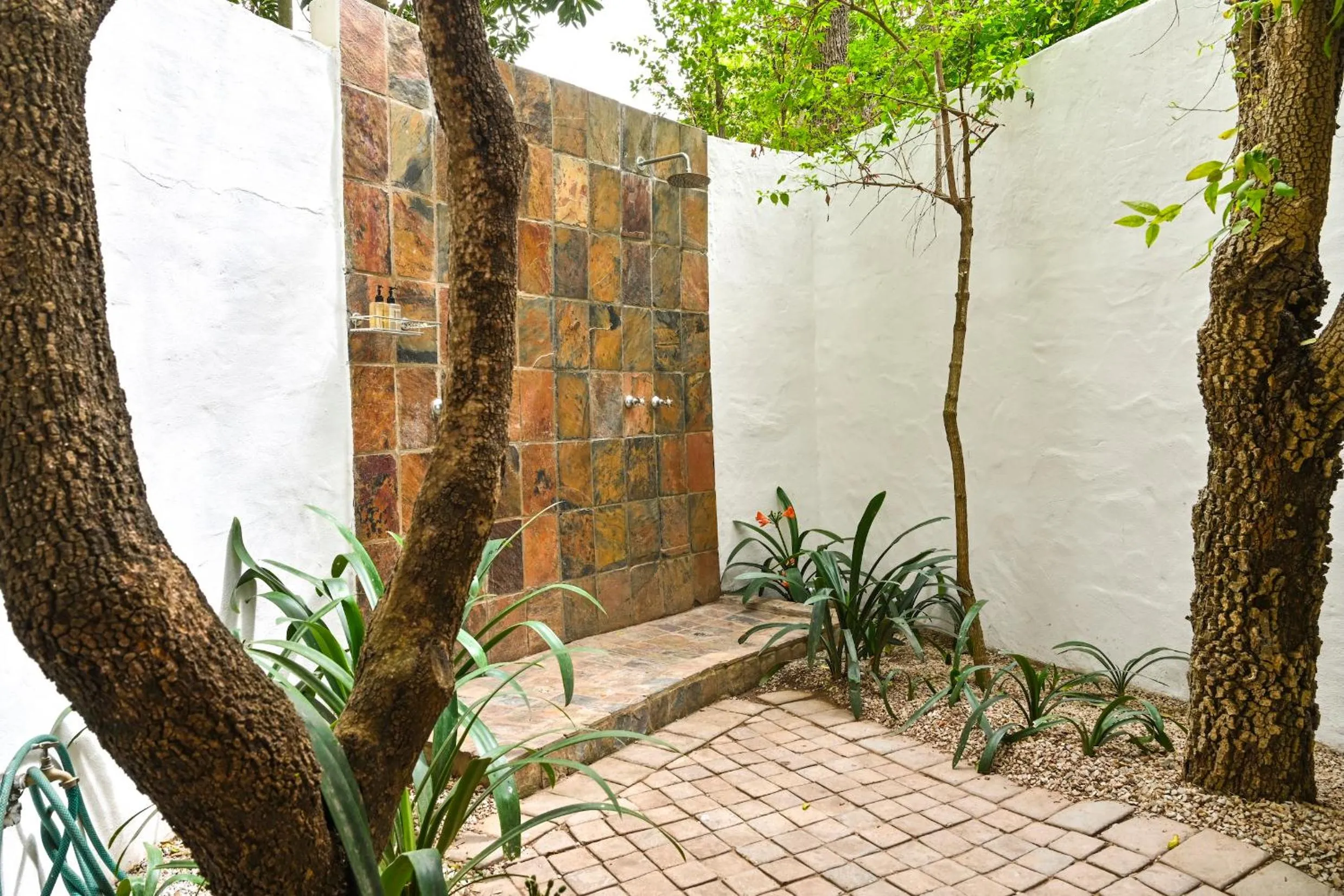 Shower in Woodall Country House and Spa