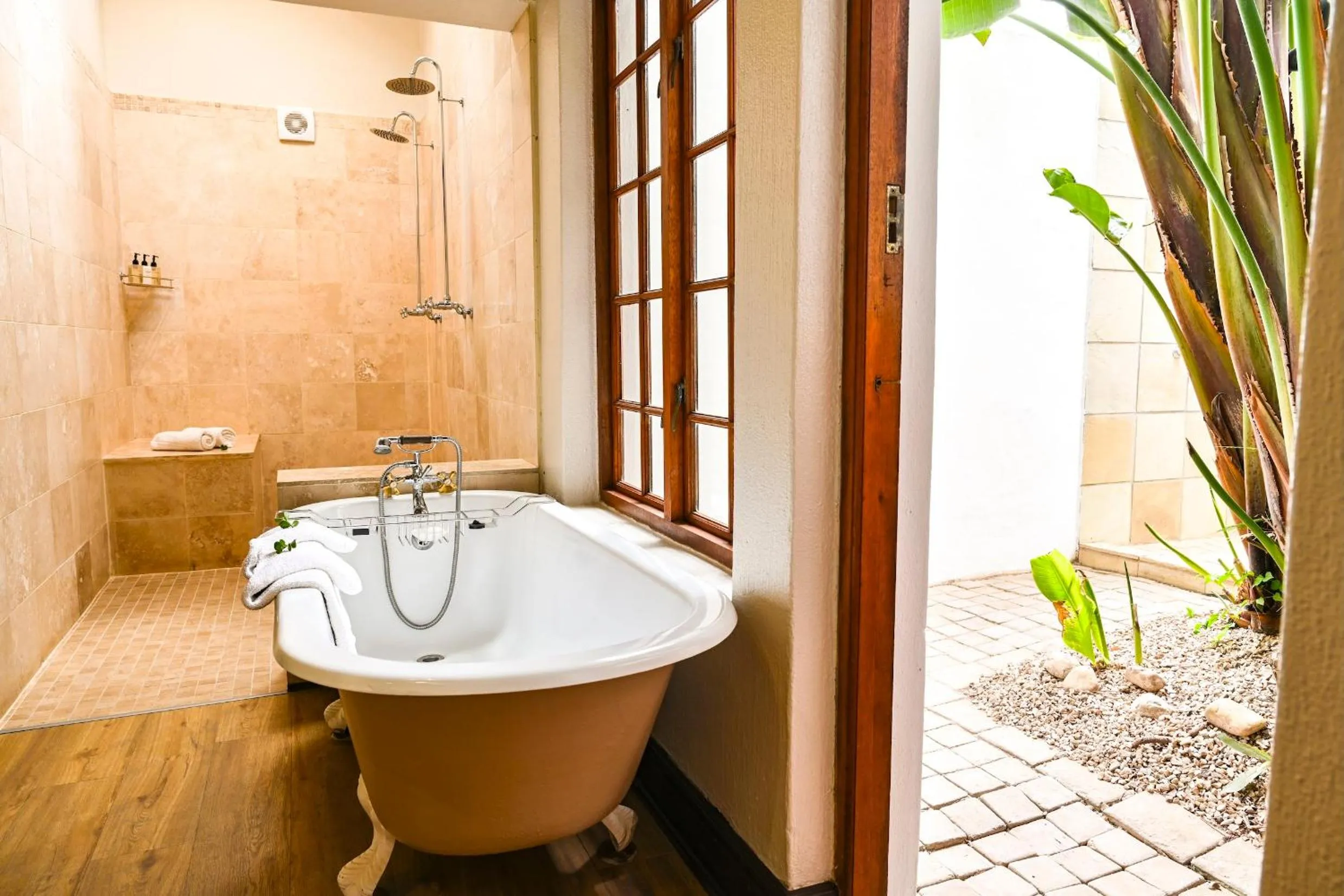 Shower in Woodall Country House and Spa