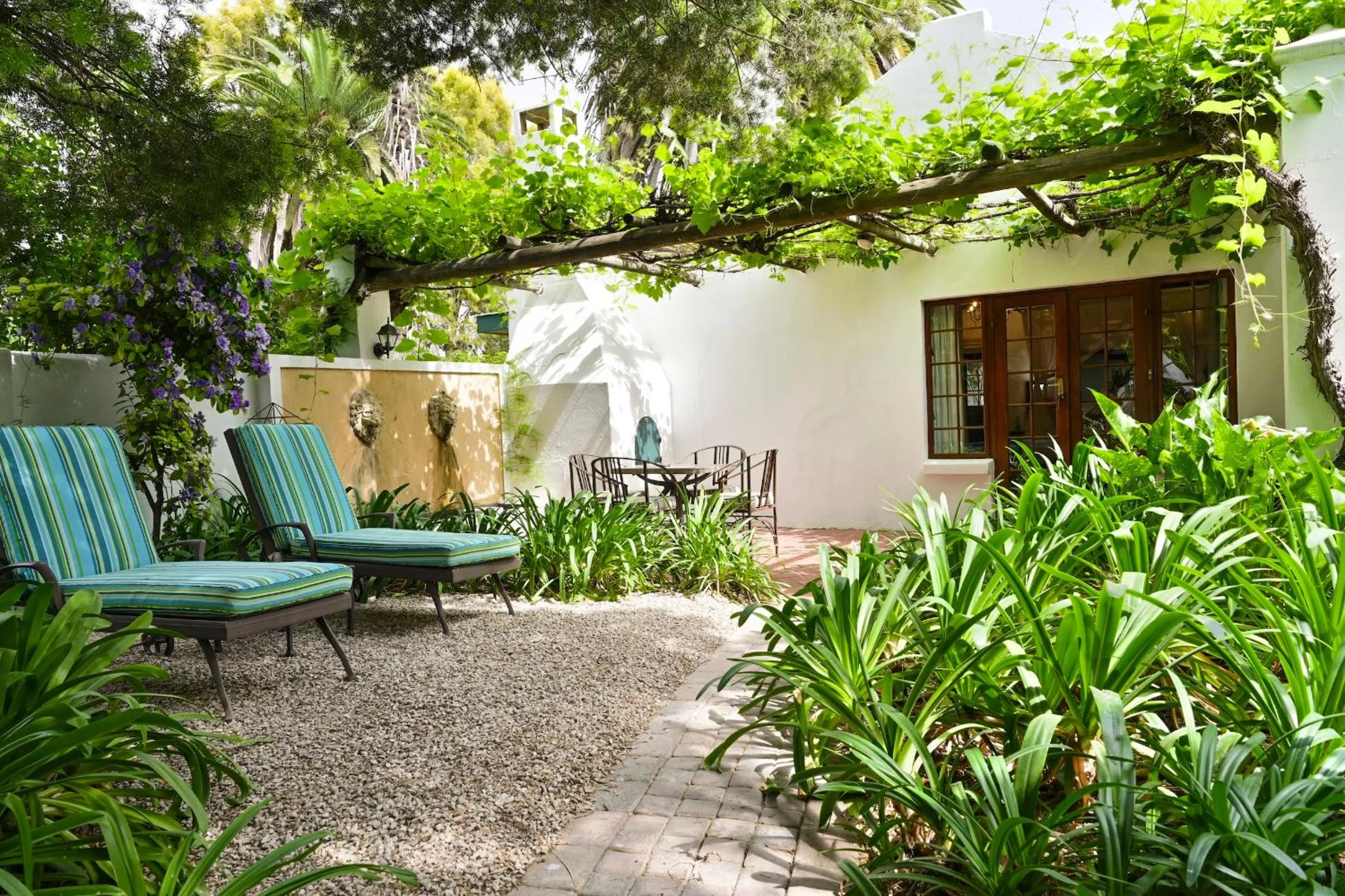 Garden in Woodall Country House and Spa