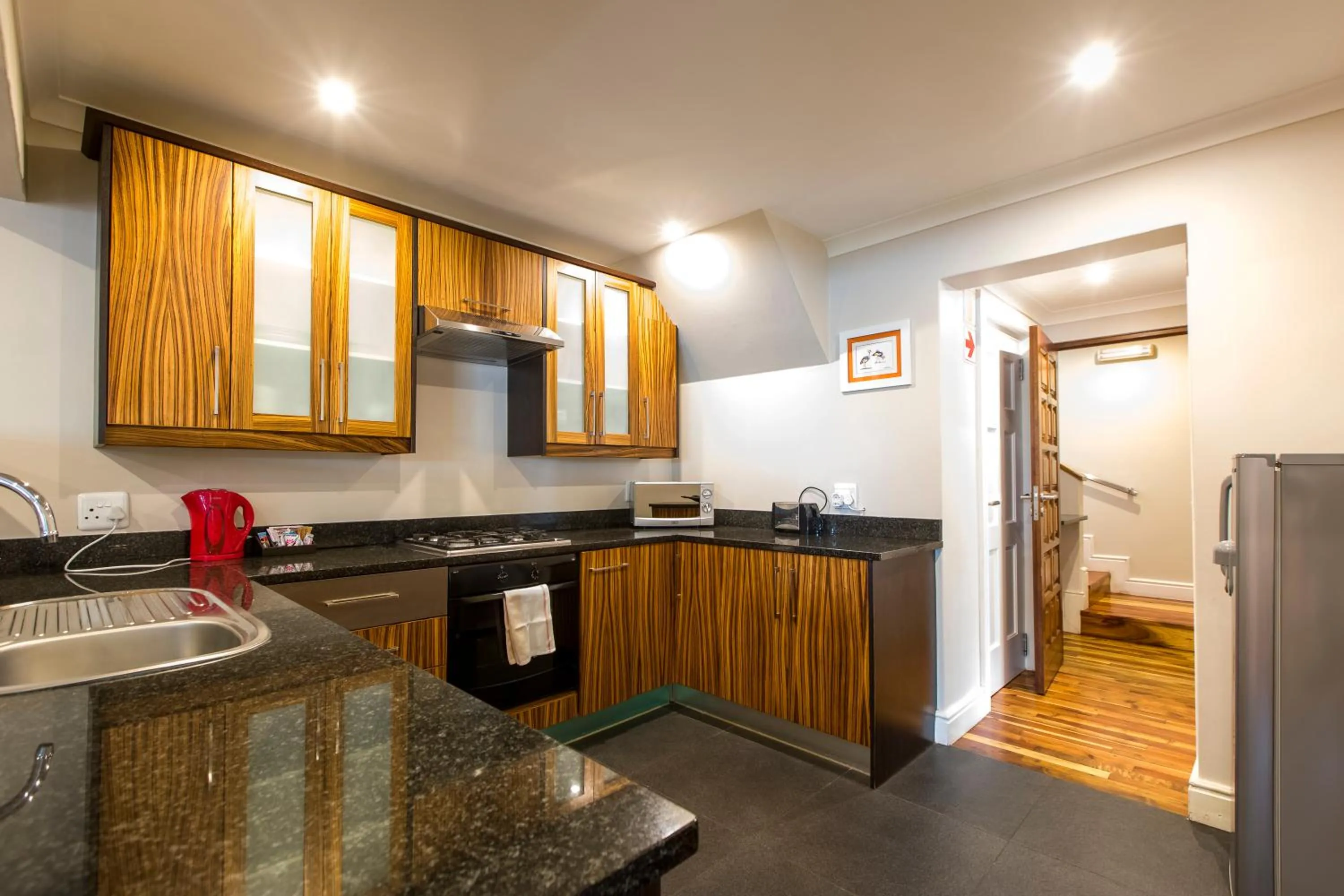 Kitchen or kitchenette in Orange Inn Knysna