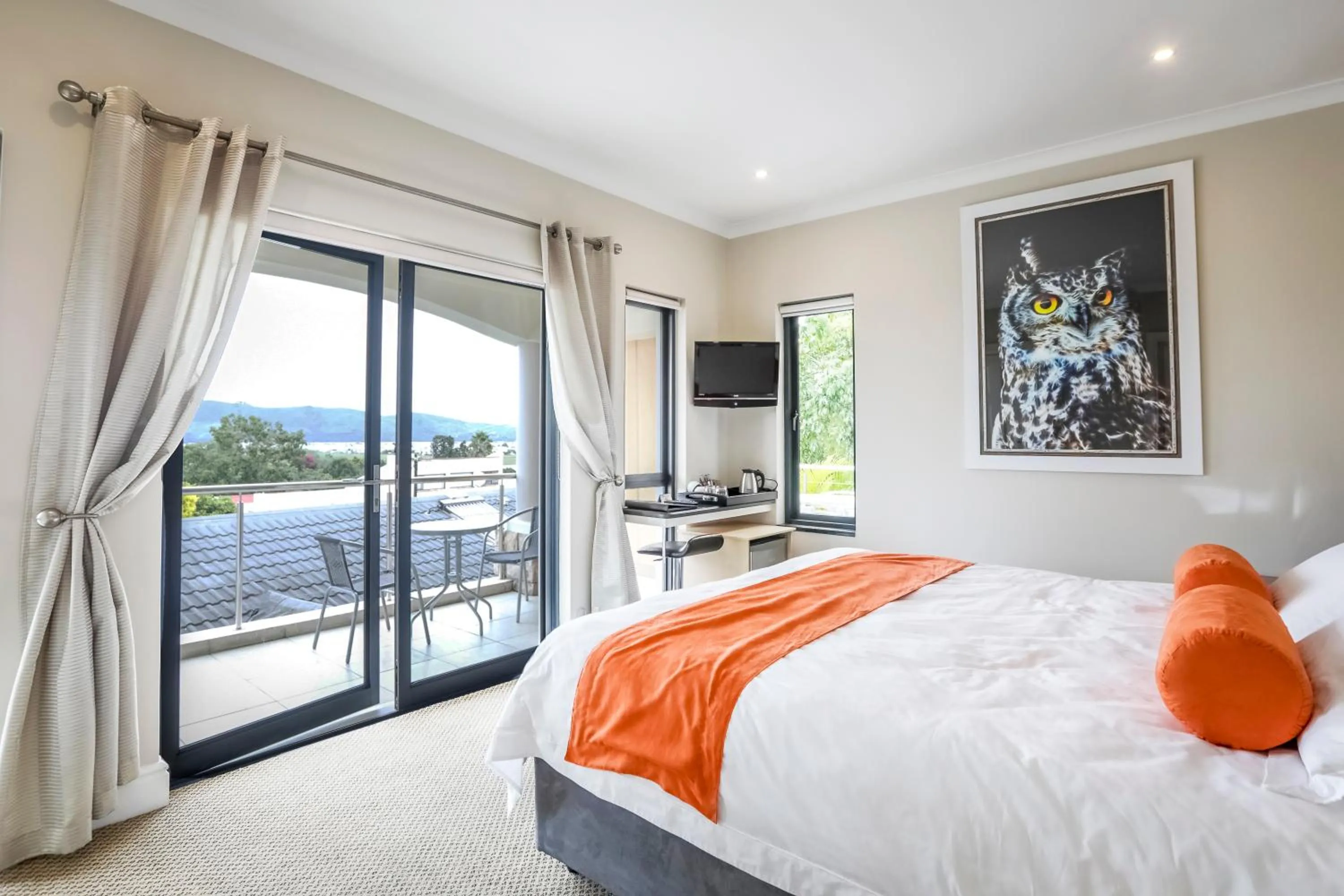 Bedroom, Bed in Orange Inn Knysna