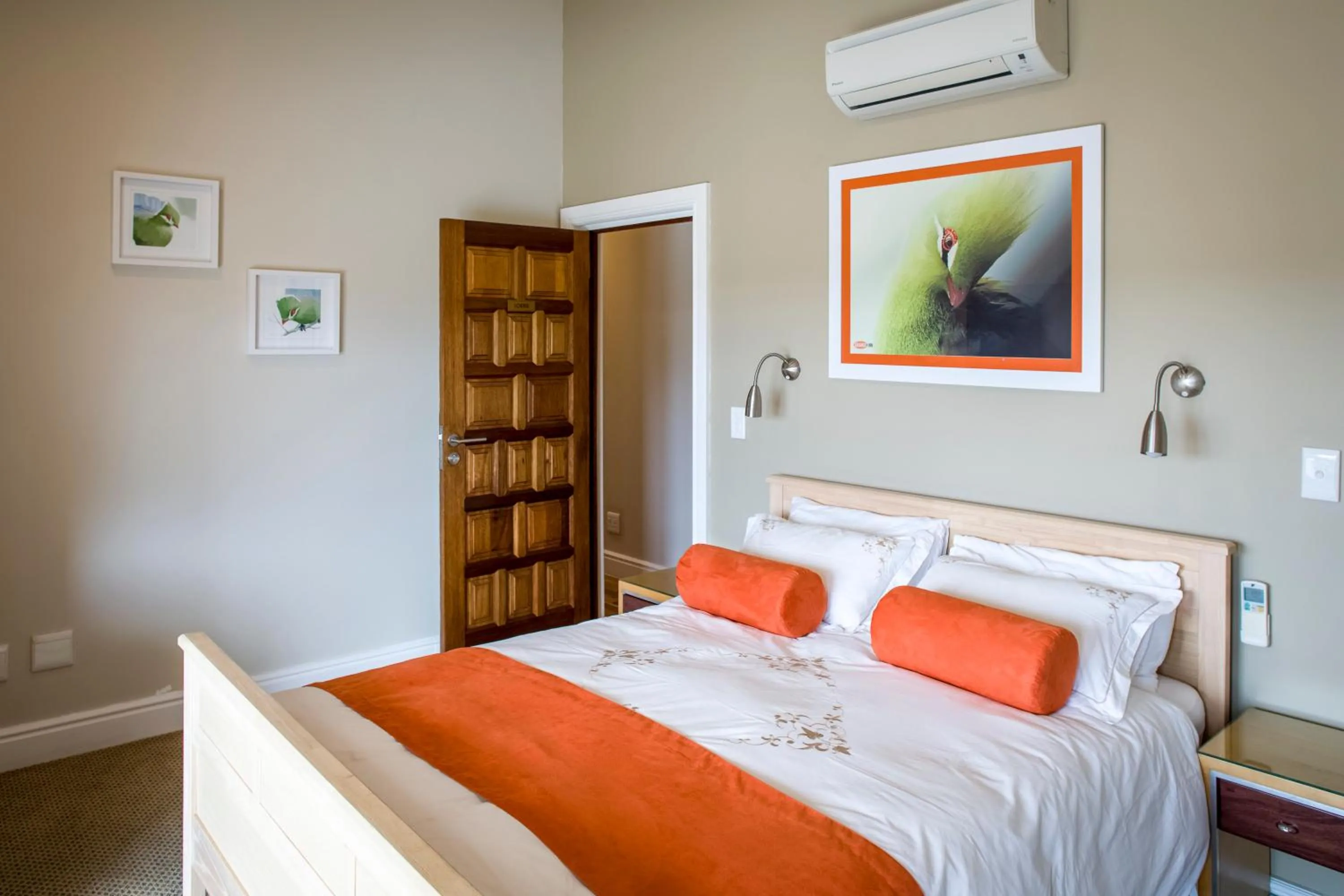Bedroom, Bed in Orange Inn Knysna