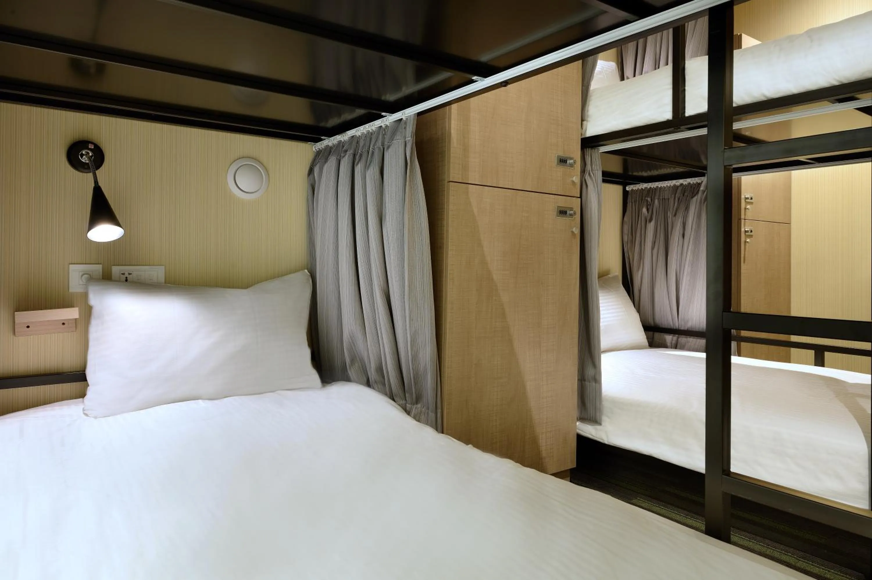 bunk bed, Bed in Park City Inn & Hostel