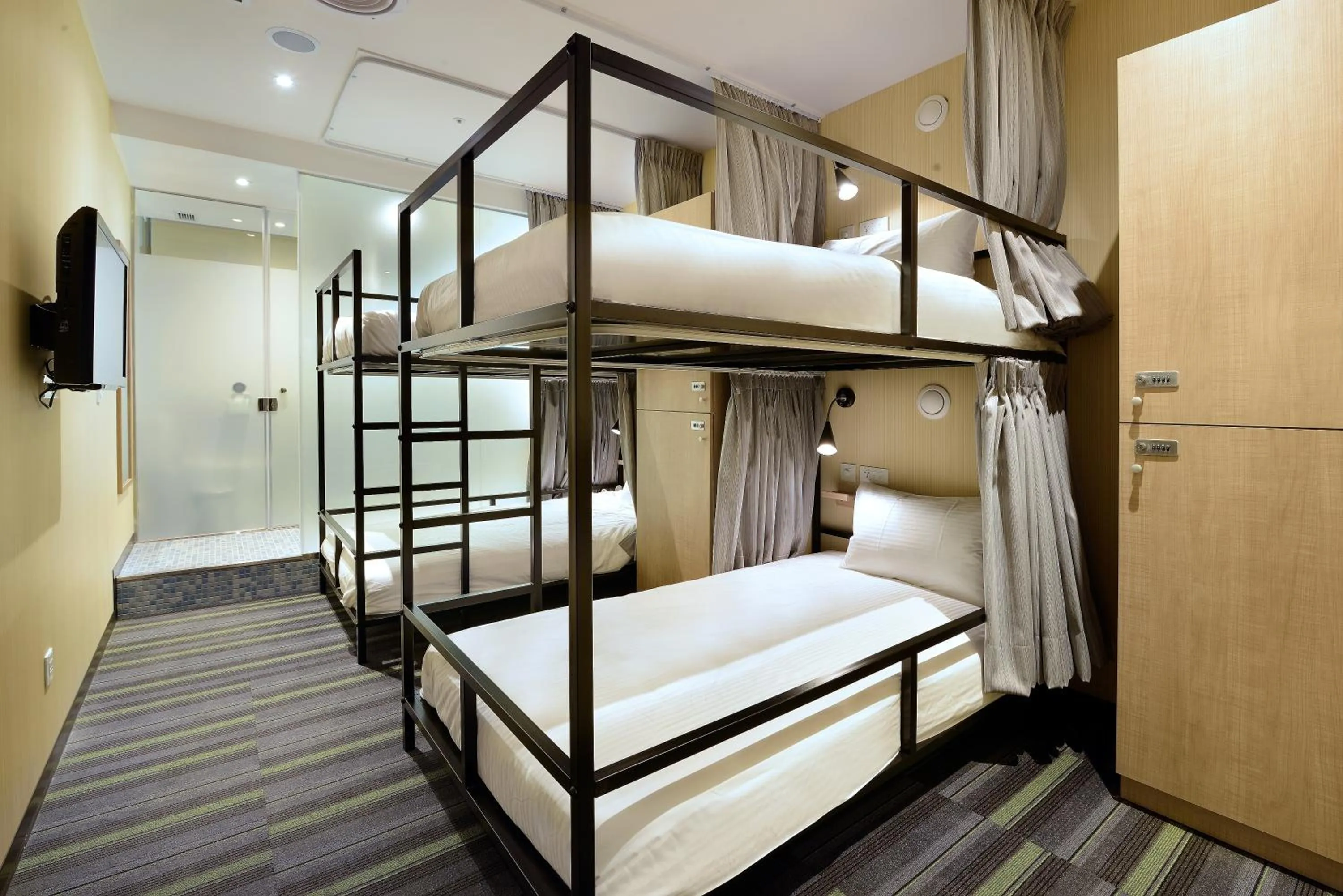 bunk bed, Bed in Park City Inn & Hostel