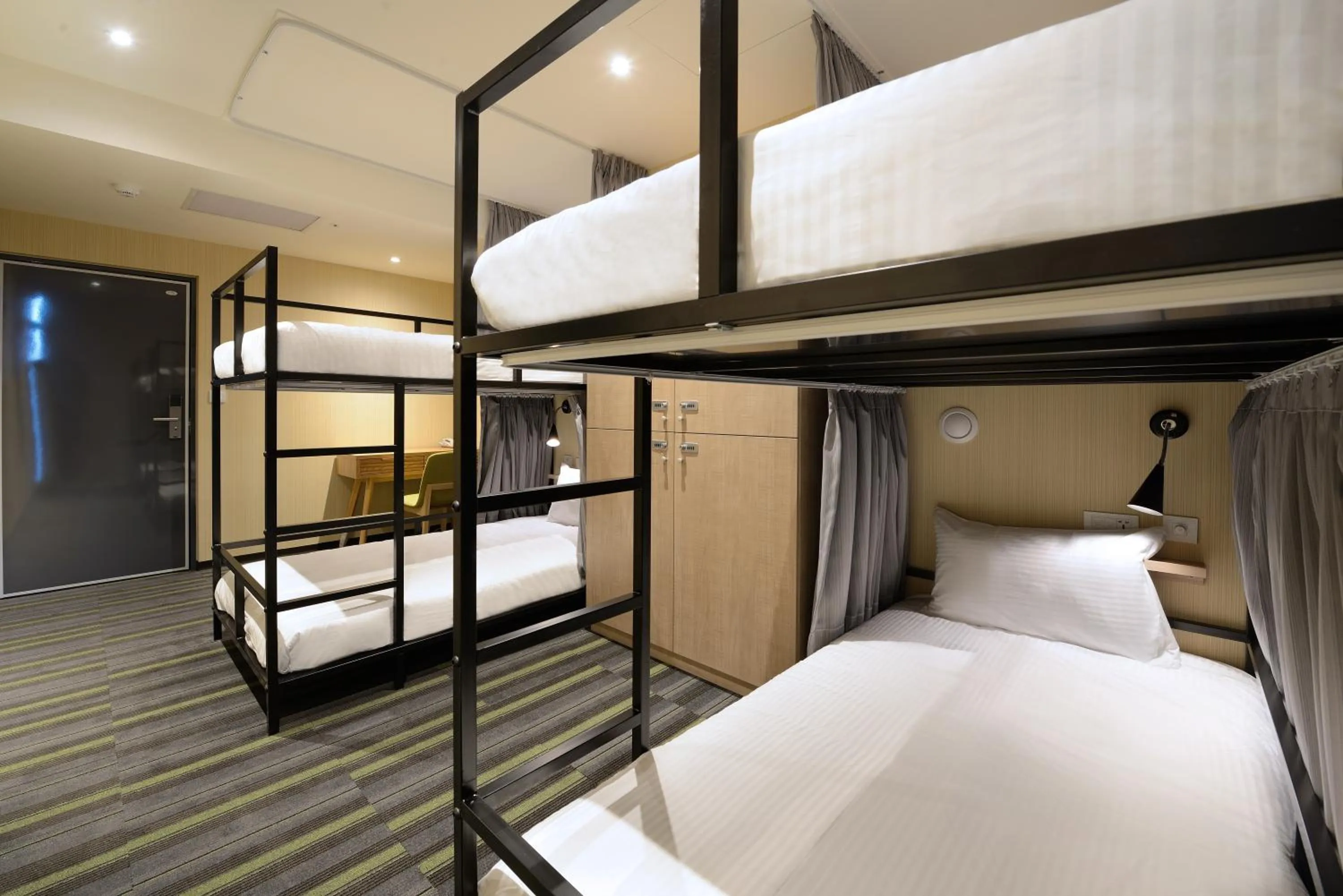 bunk bed, Bed in Park City Inn & Hostel