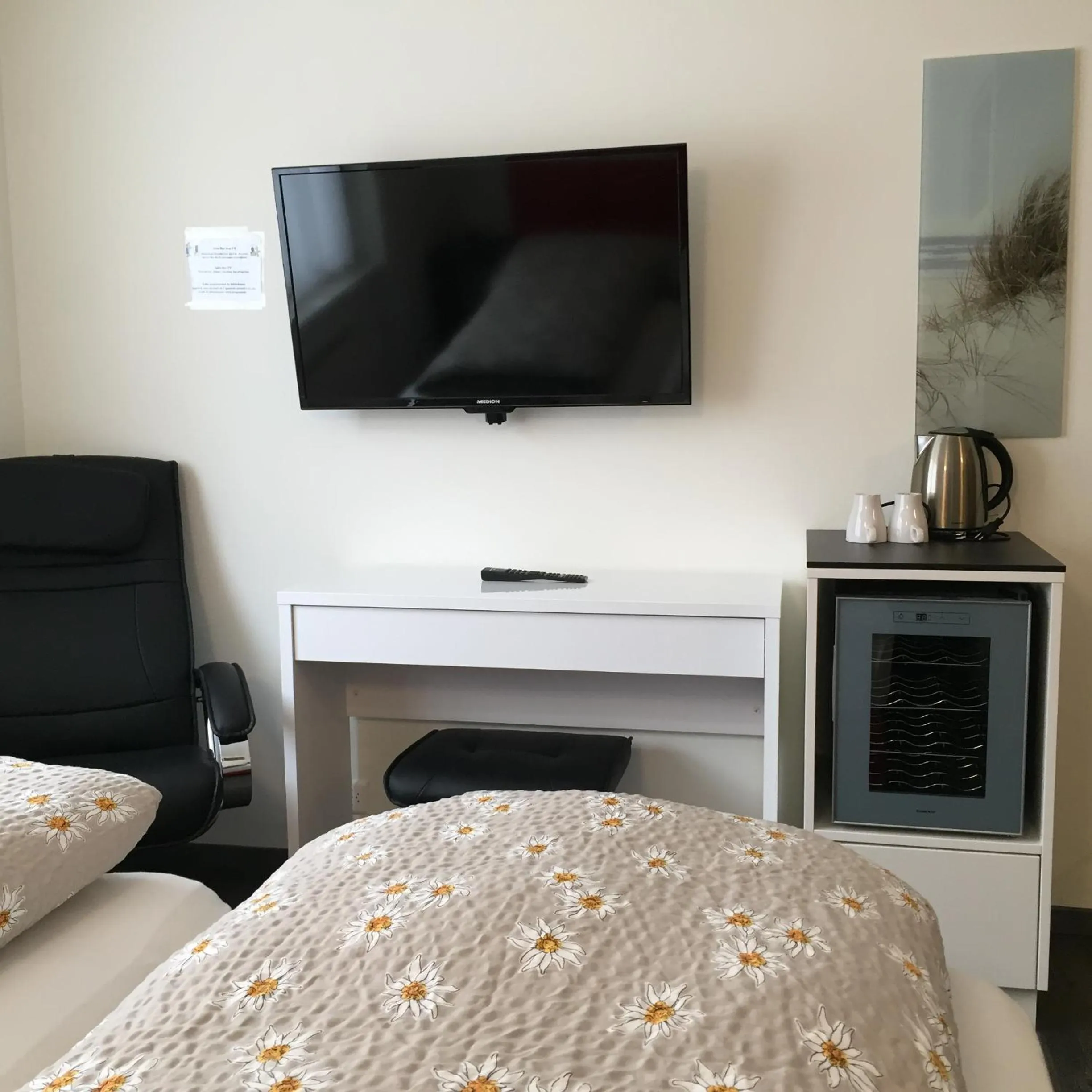 TV and multimedia, Bed in Römerhof - Hotel with Self Check-in