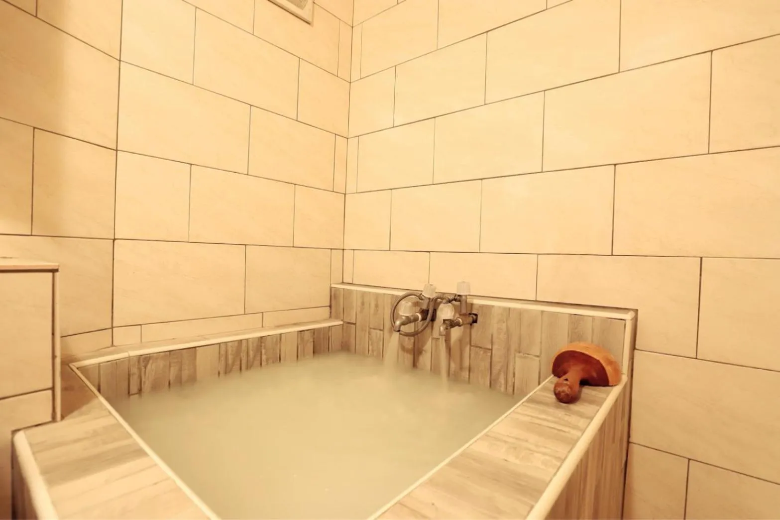 Hot Spring Bath in Phoenix Pavilion Hot Spring Hotel