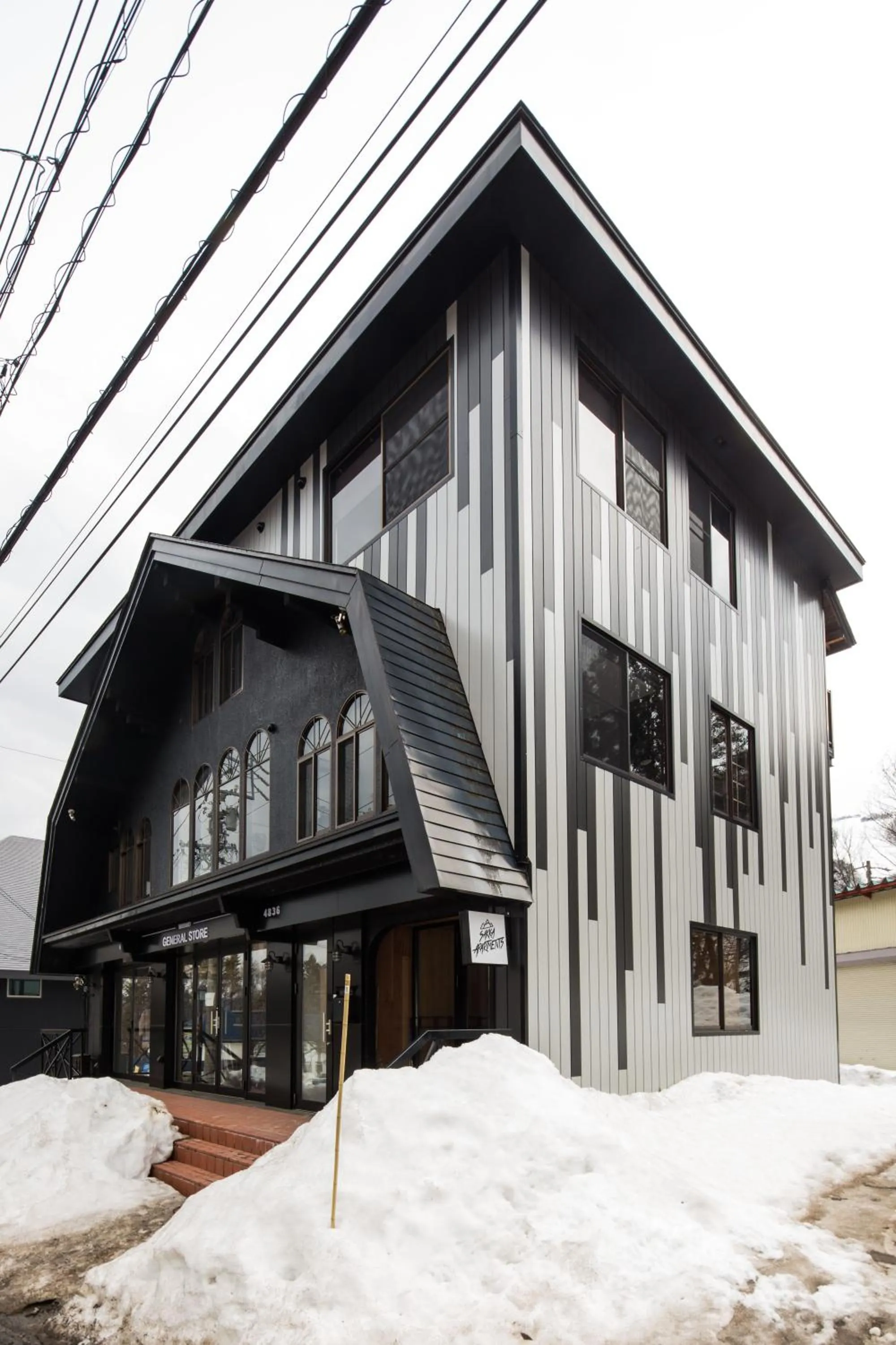 Facade/entrance in Hotel Villa Hakuba by HHG