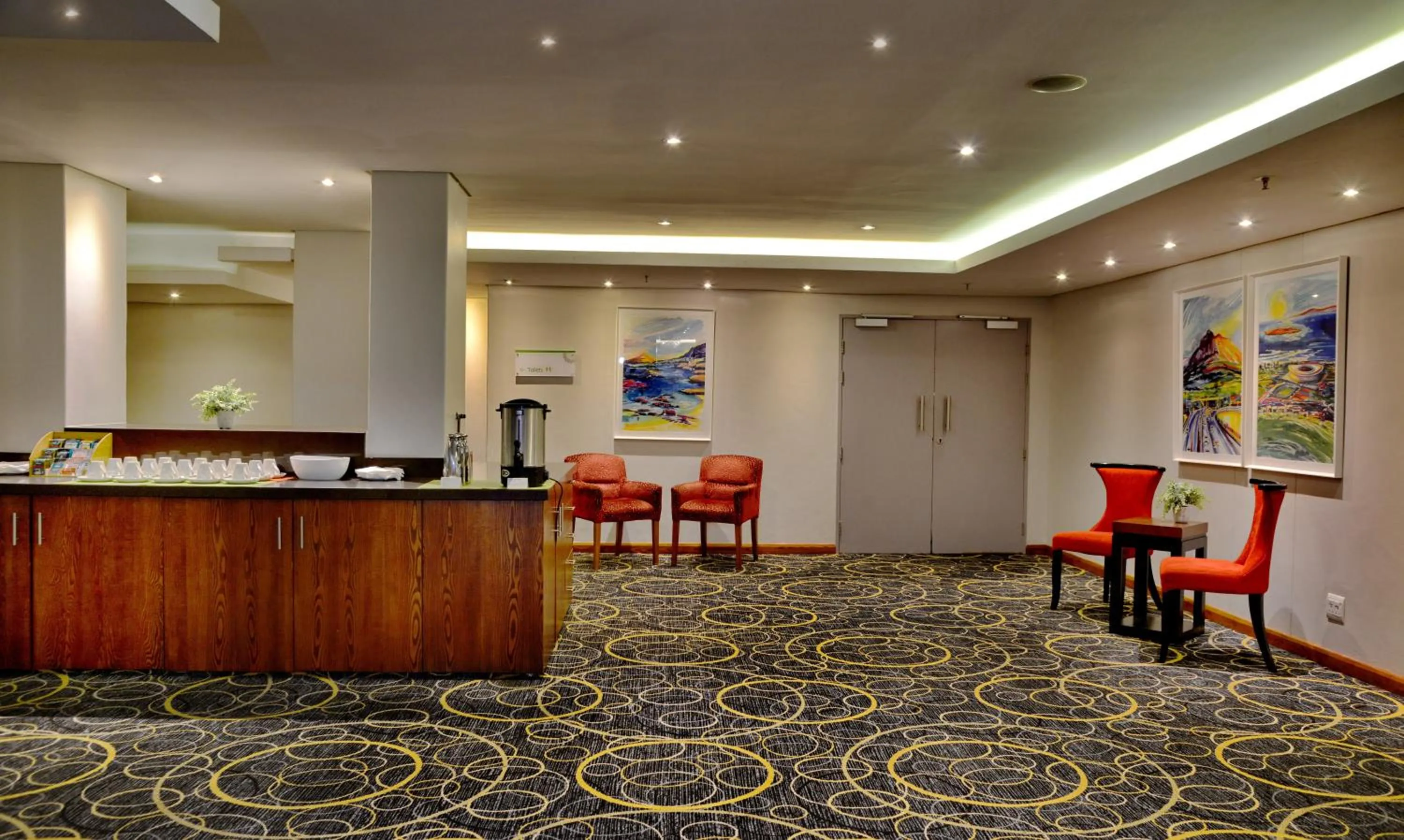 Restaurant/places to eat in Cresta Grande Cape Town