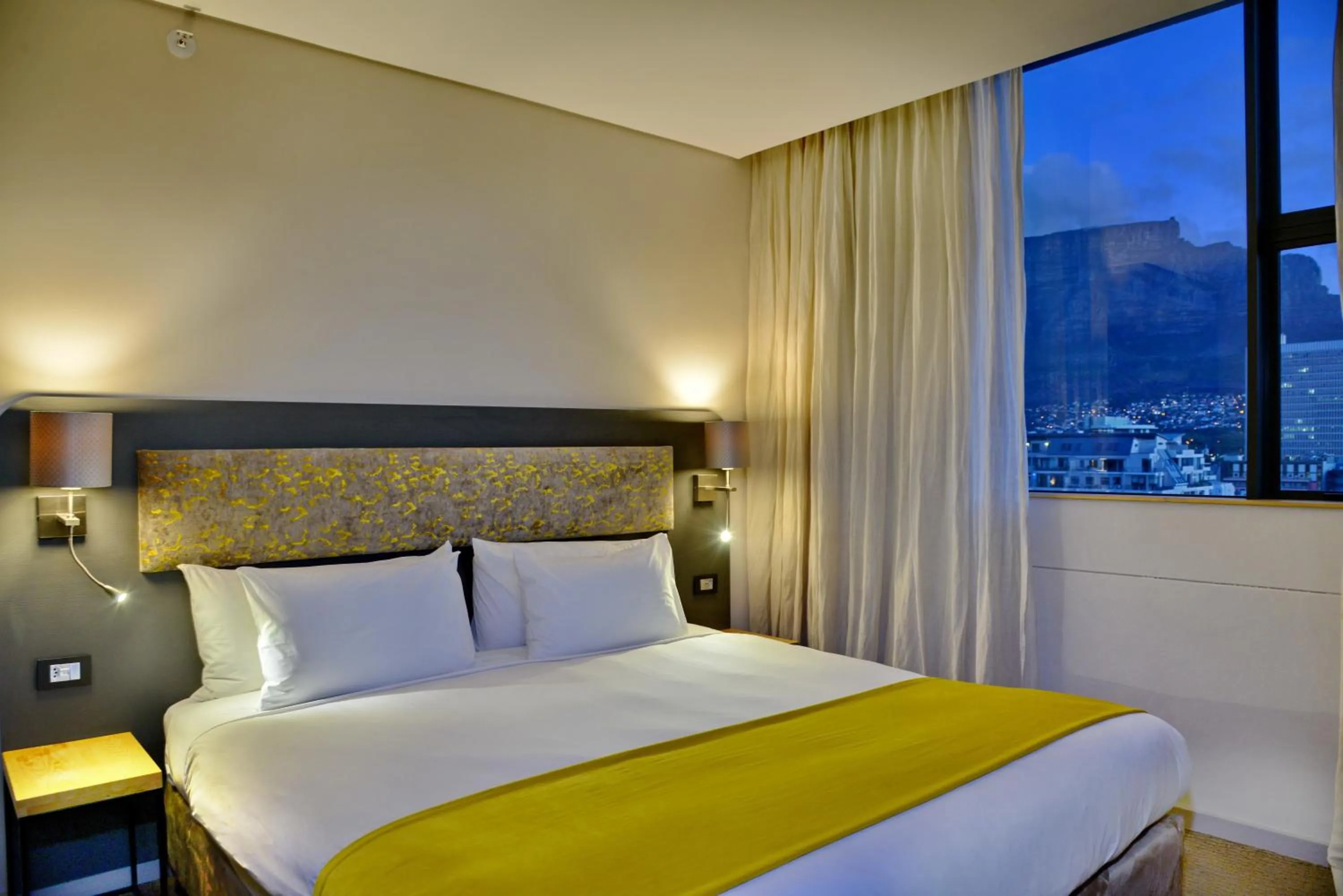 Bed in Cresta Grande Cape Town