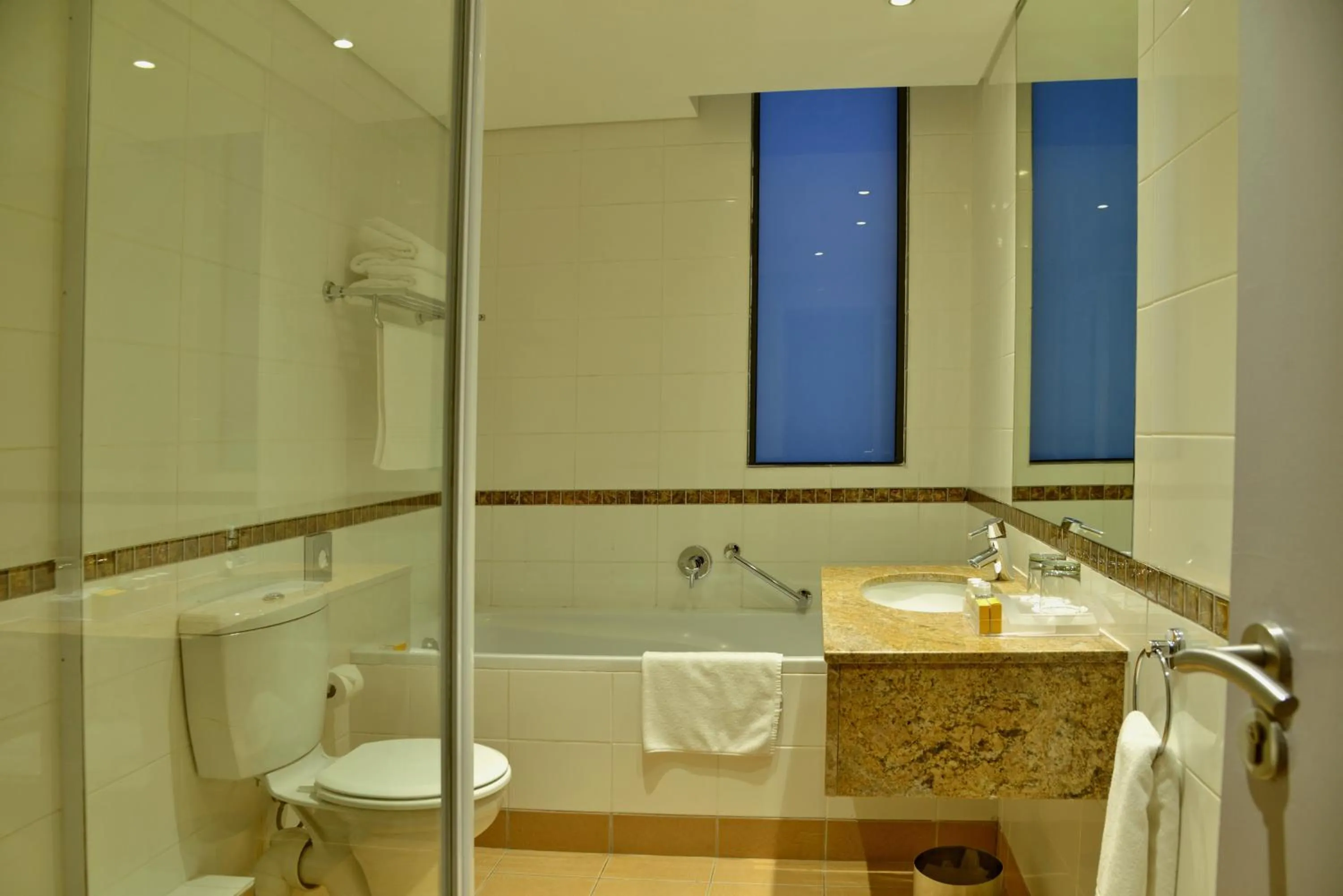 Toilet in Cresta Grande Cape Town