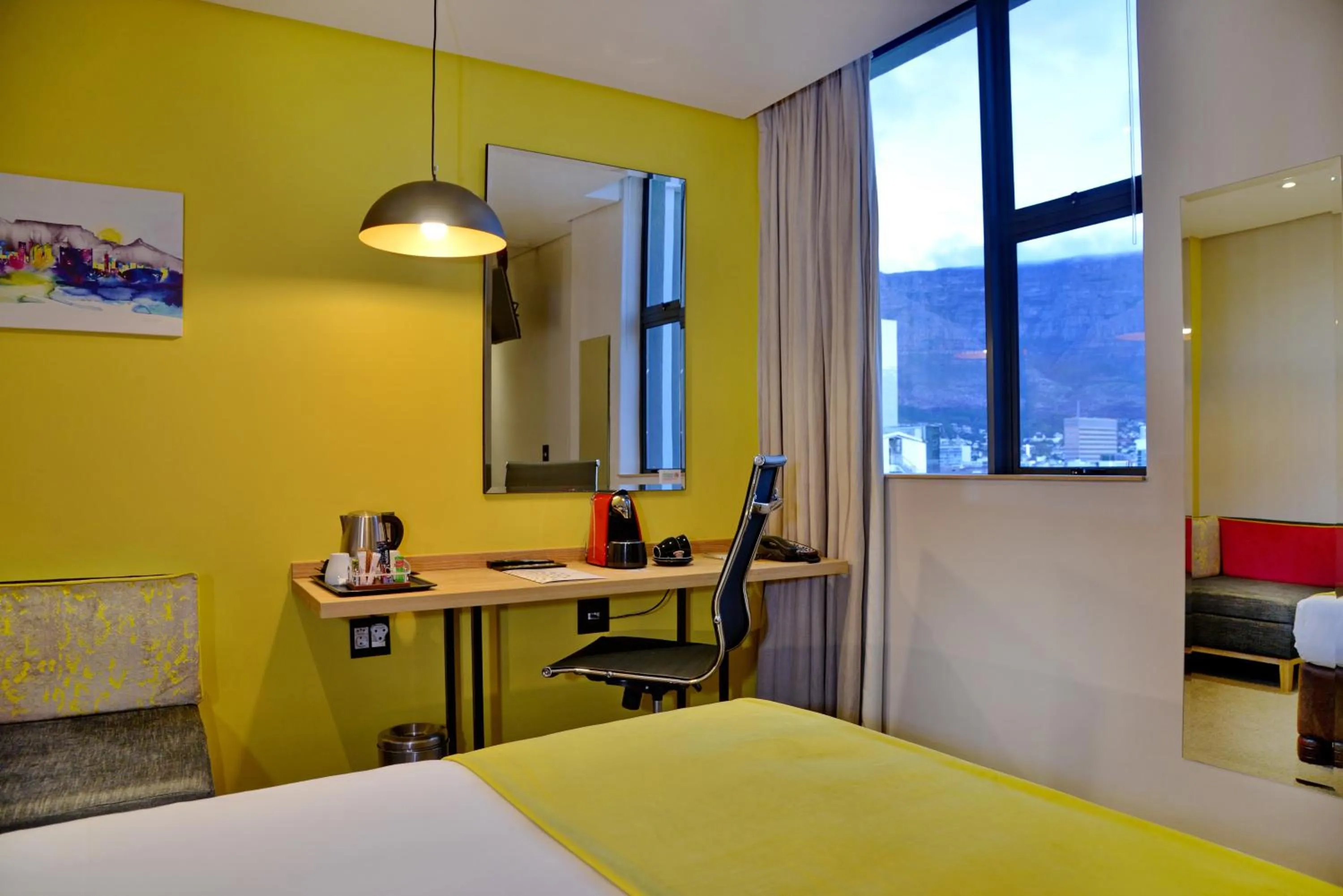 Coffee/tea facilities, Bed in Cresta Grande Cape Town