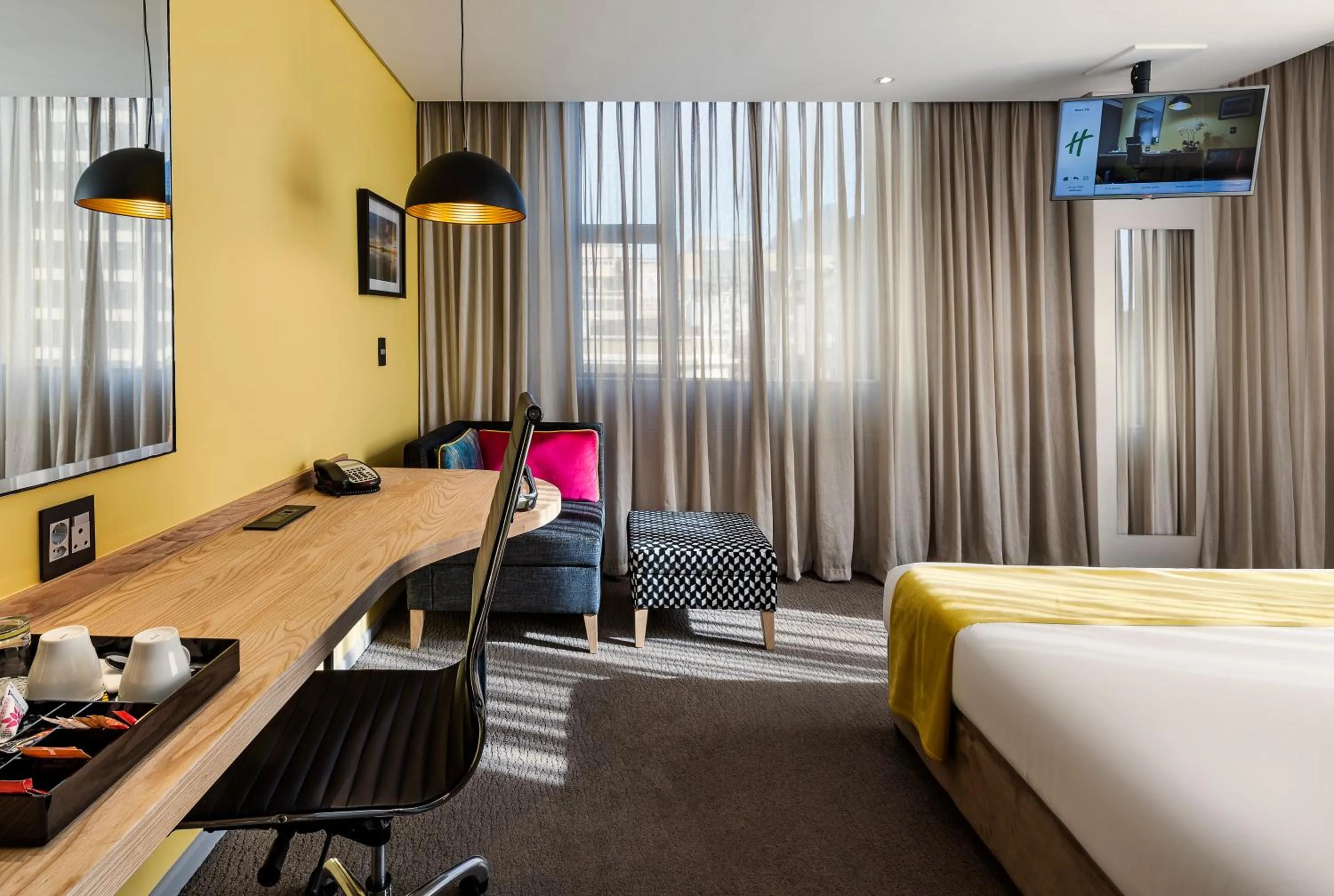 Toilet, Bed in Cresta Grande Cape Town