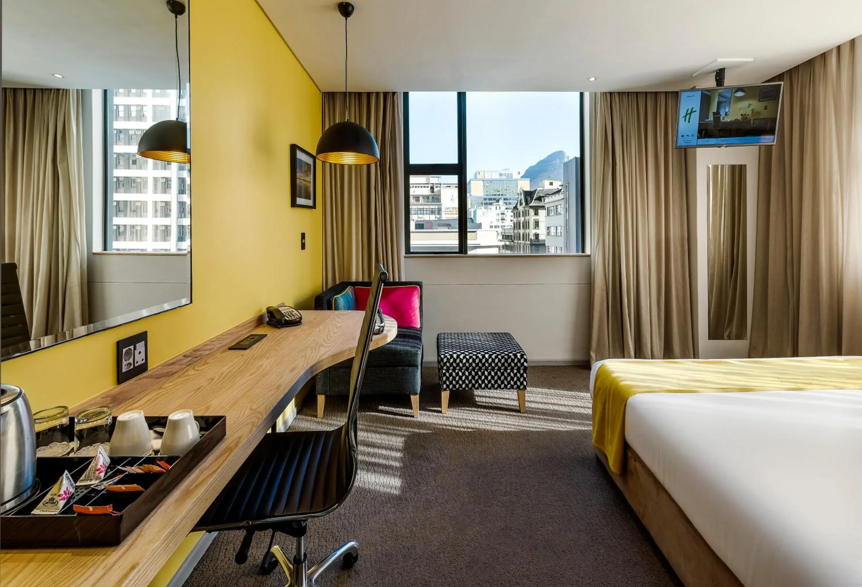 Deluxe King Room - single occupancy in Cresta Grande Cape Town Deluxe King Room - single occupancy in Cresta Grande Cape Town