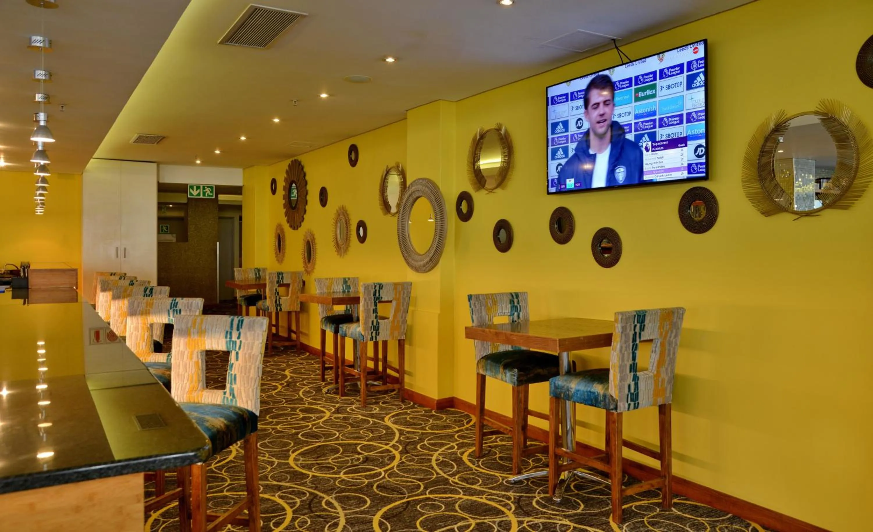 Restaurant/places to eat in Cresta Grande Cape Town