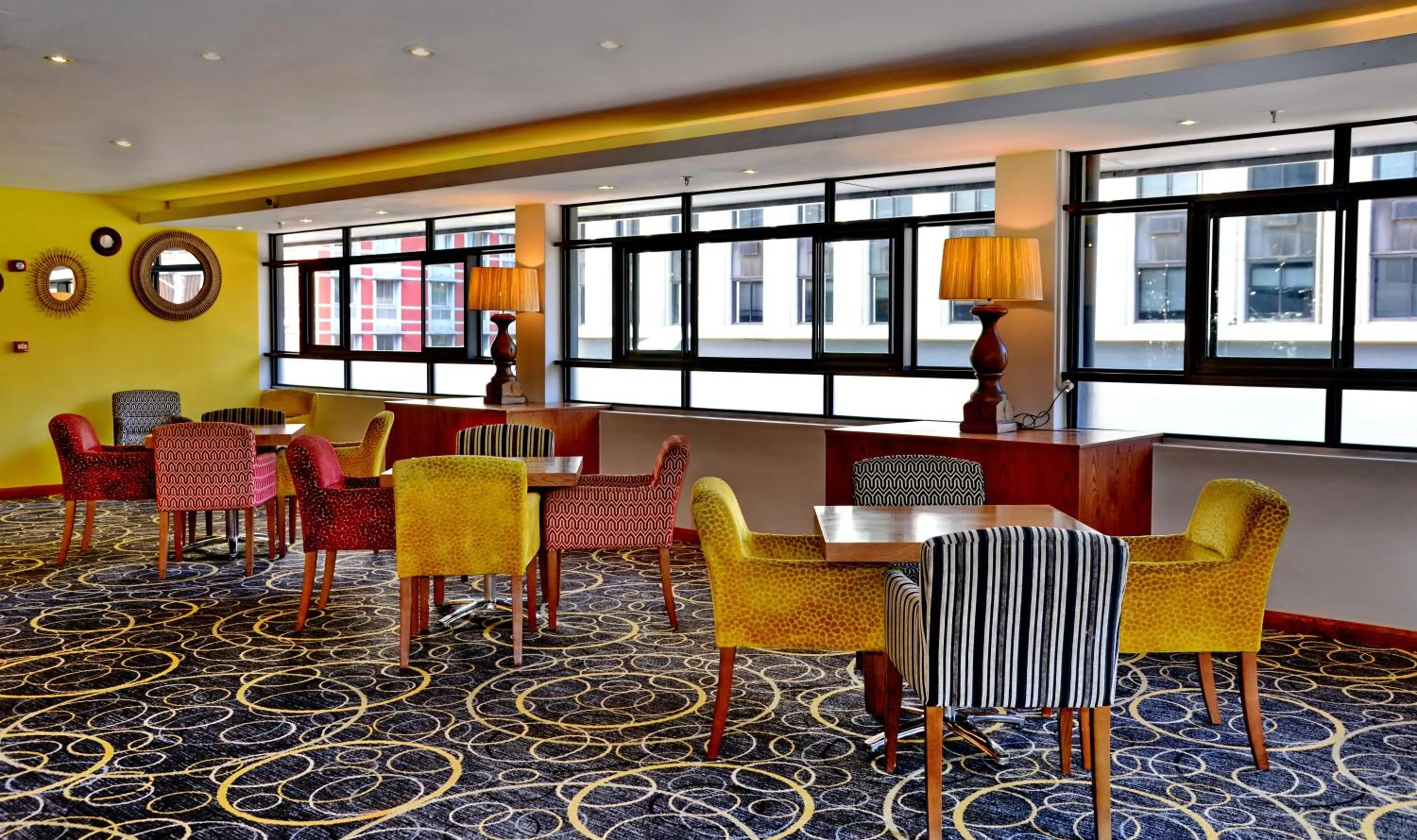 Lounge or bar in Cresta Grande Cape Town