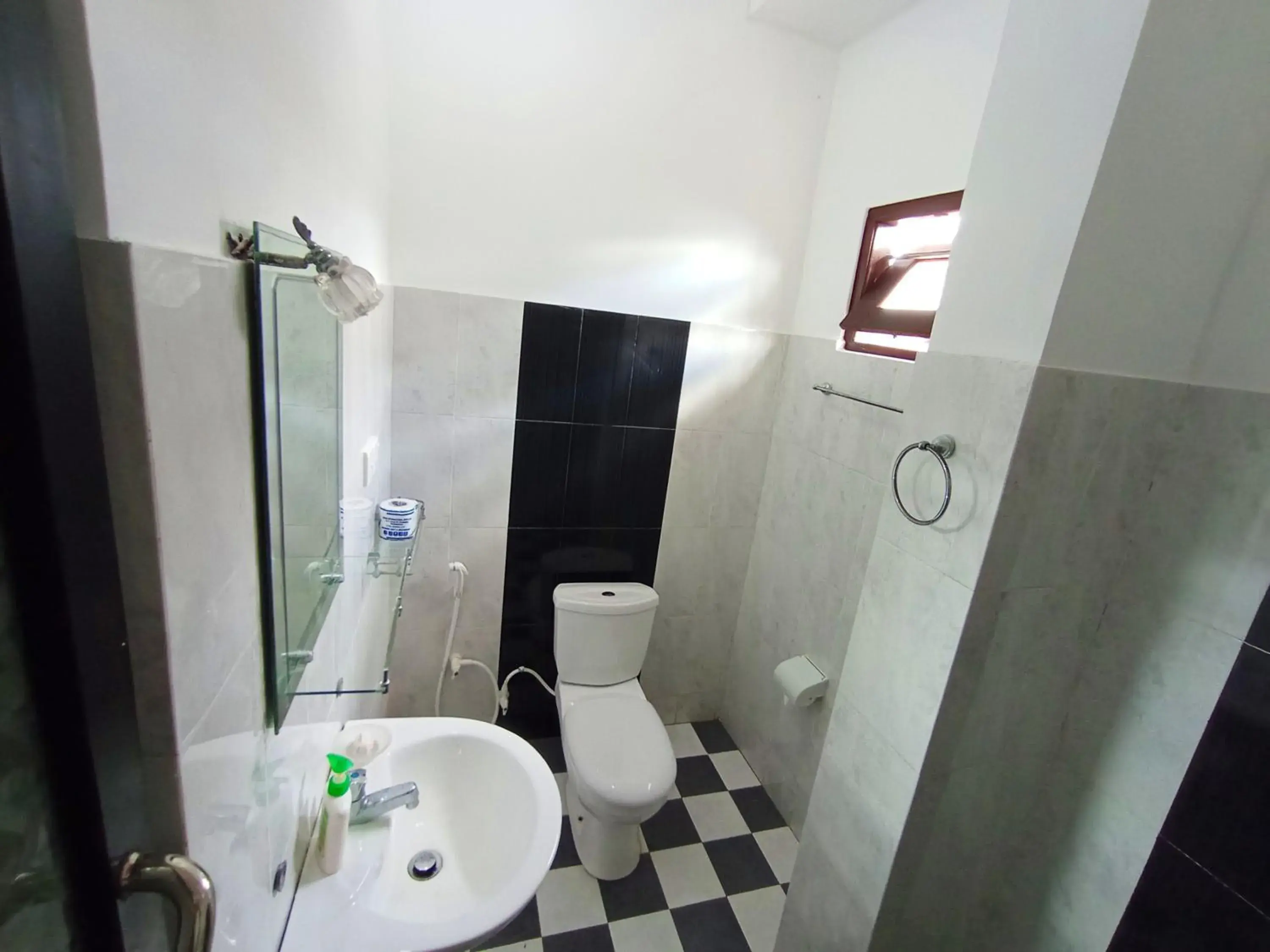 Deluxe Double Room with Balcony and Sea View in Allan Guest Mirissa Deluxe Double Room with Balcony and Sea View in Allan Guest Mirissa