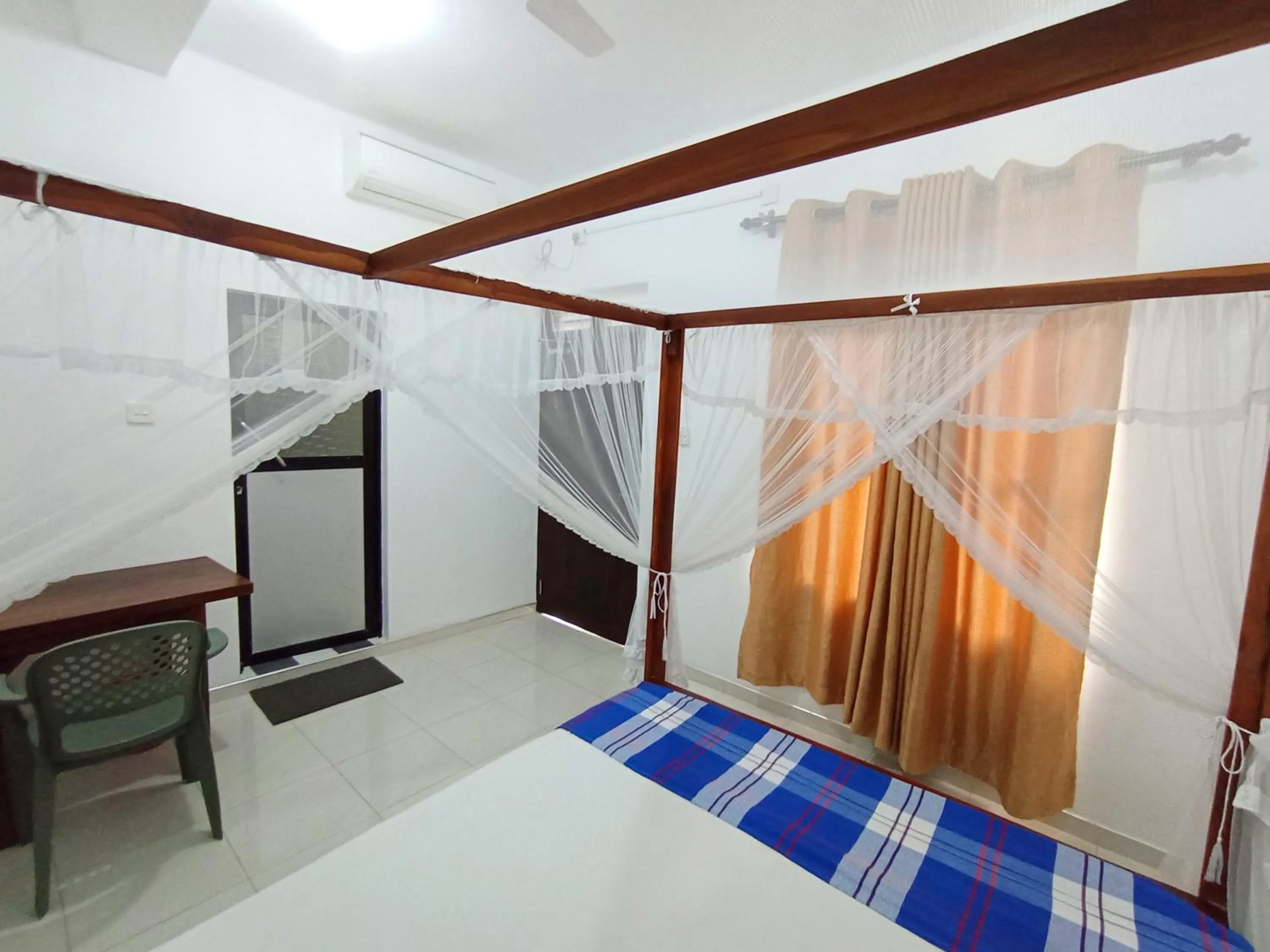 Bed in Allan Guest Mirissa