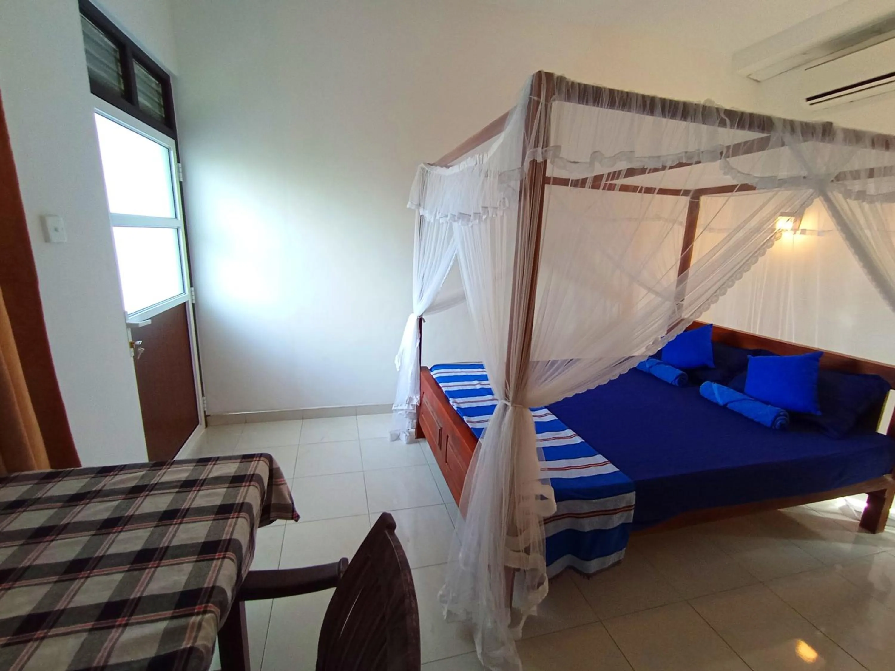 Bed in Allan Guest Mirissa