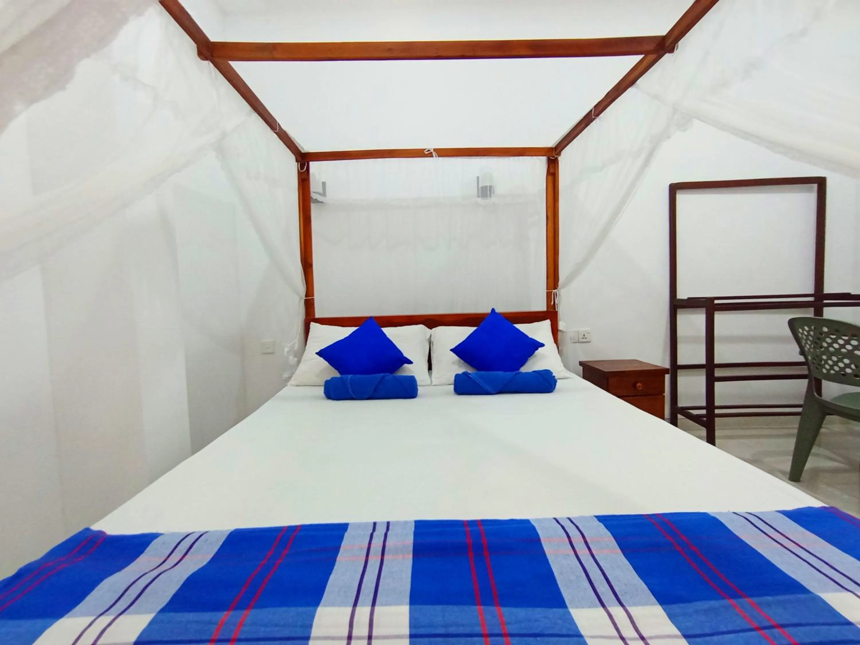 Bed in Allan Guest Mirissa