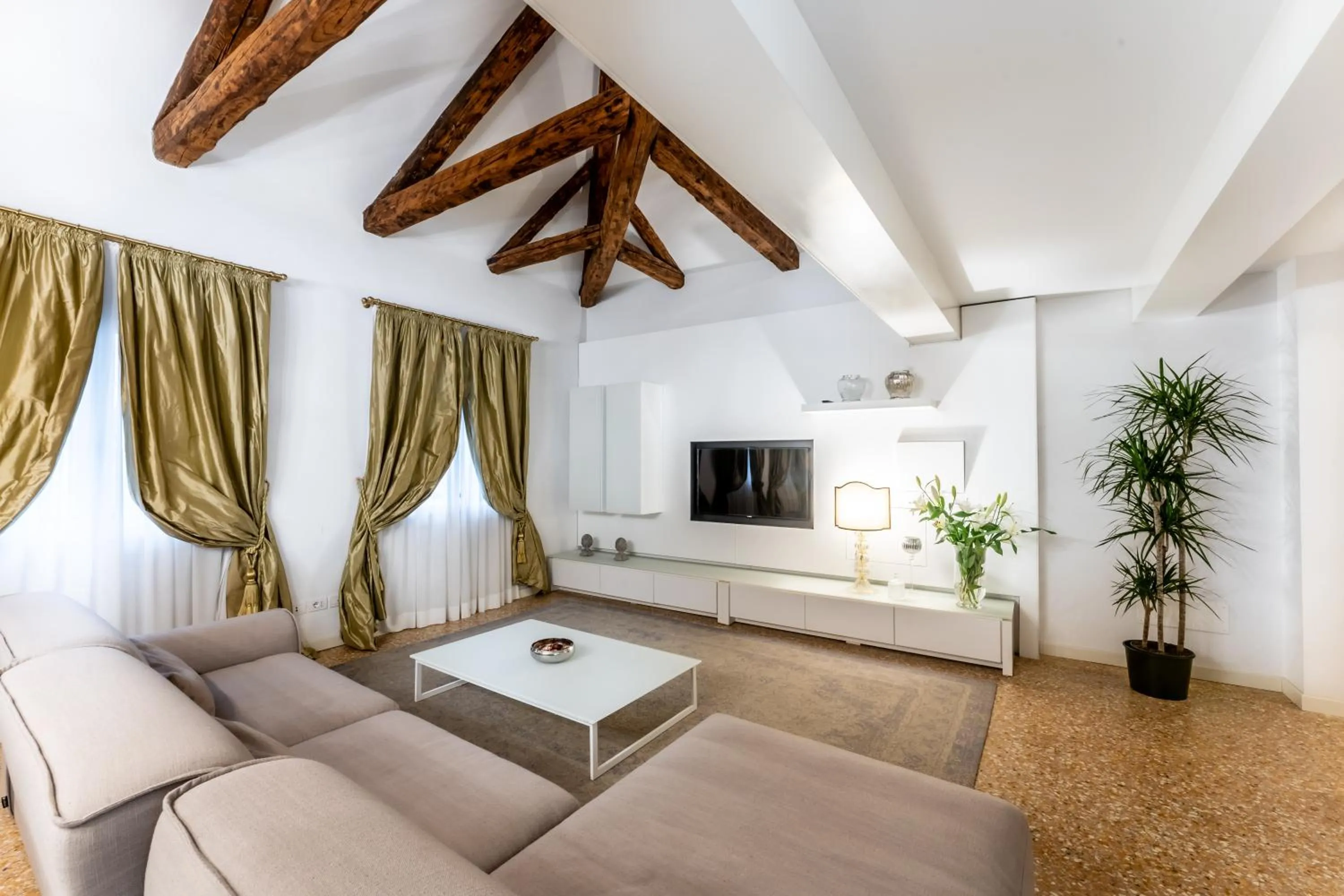 Living room in San Teodoro Palace - Luxury Apartments