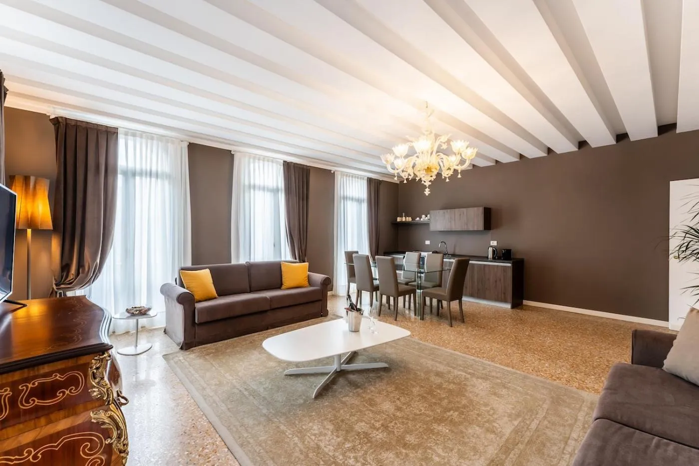 Living room in San Teodoro Palace - Luxury Apartments